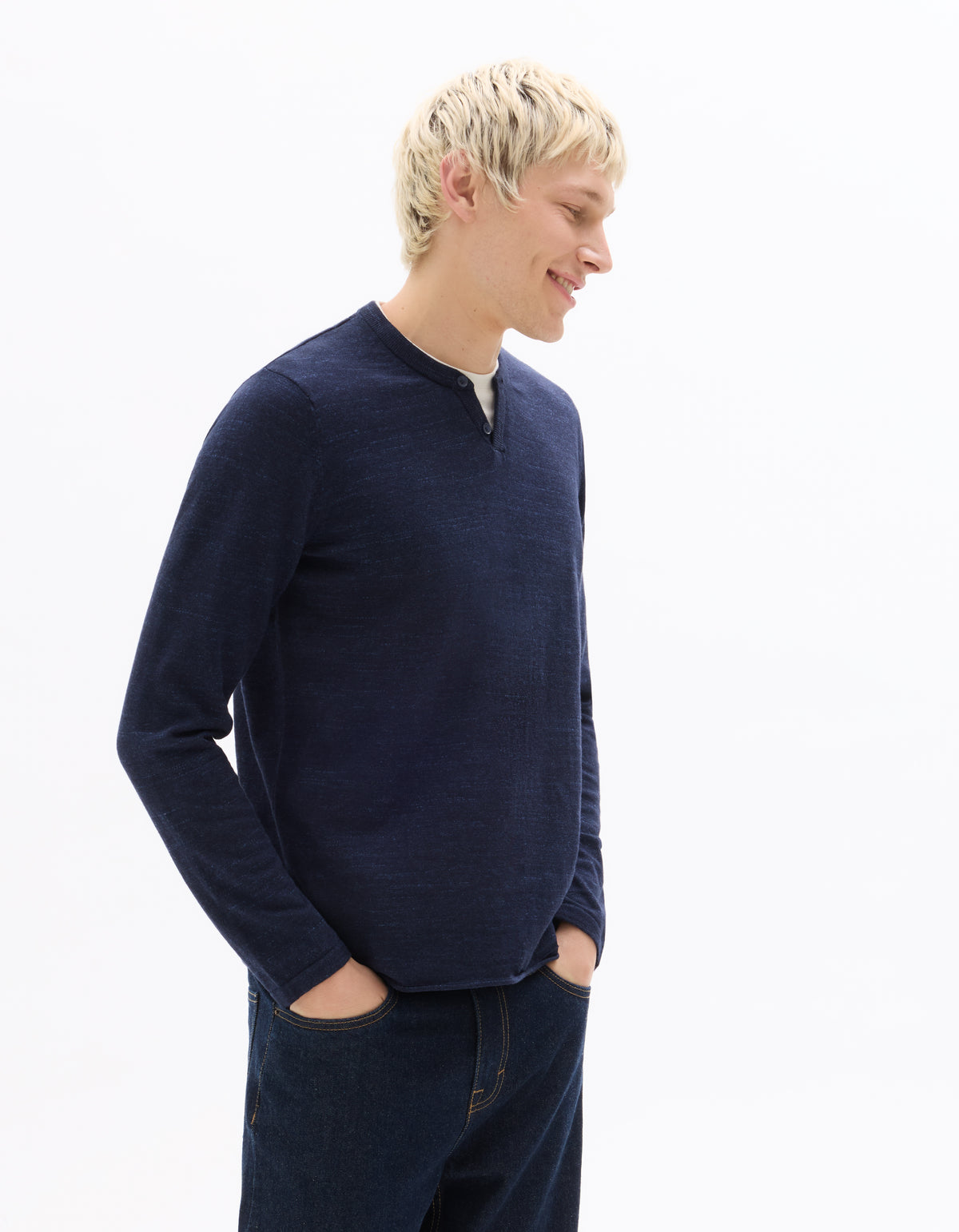 Regular Fit Poly-Cotton Solid Round neck Sweaters