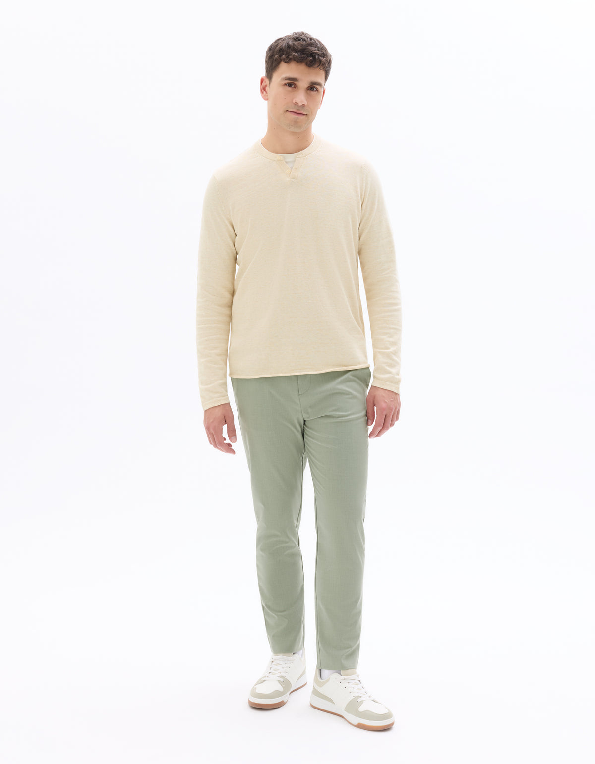 Regular Fit Poly-Cotton Solid Round neck Sweaters