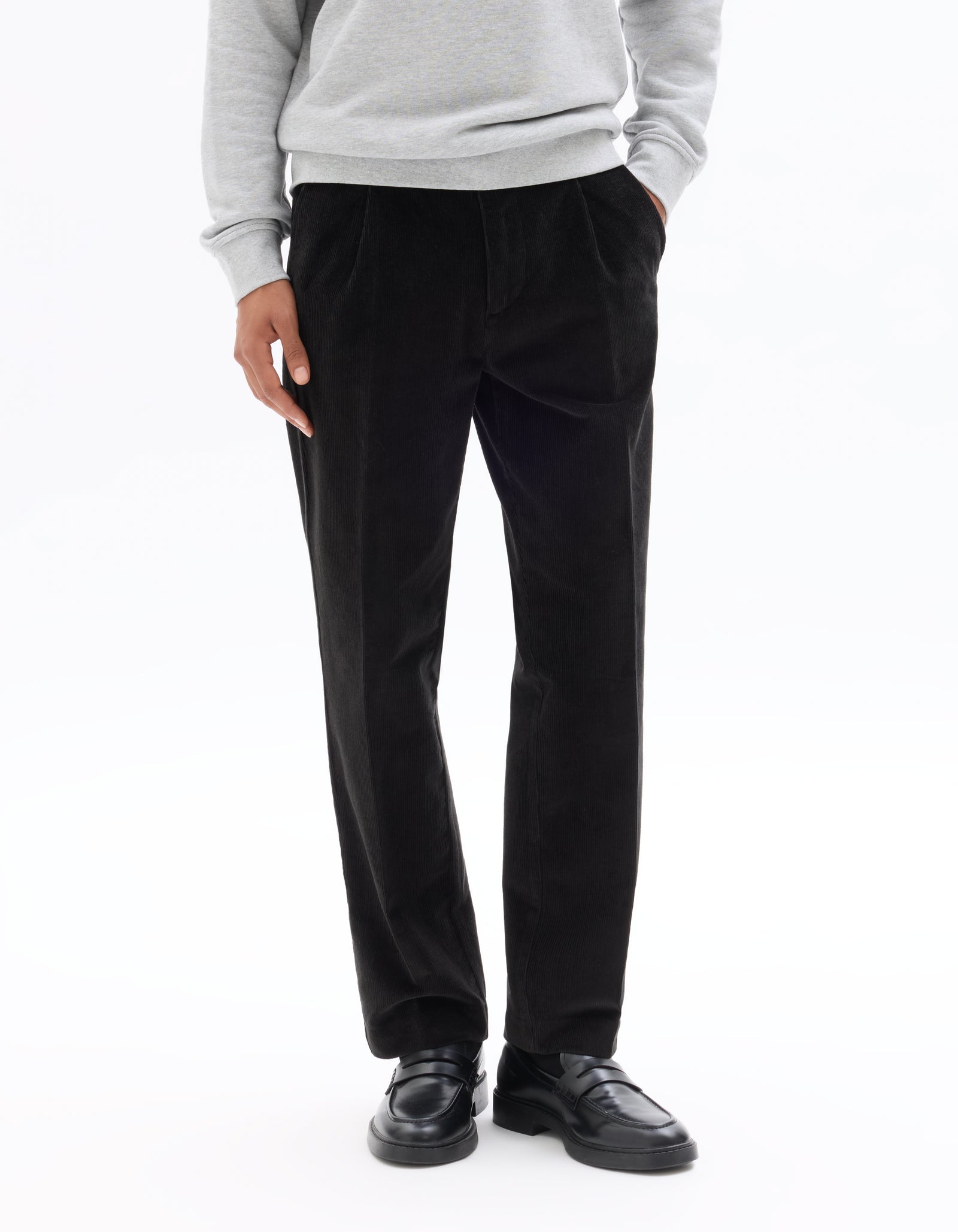 Celio* Black Straight Fit Solid Cotton Men Trousers