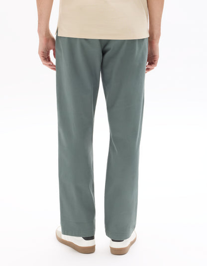 Celio* Solid Green Cotton Men Straight Fit Trousers