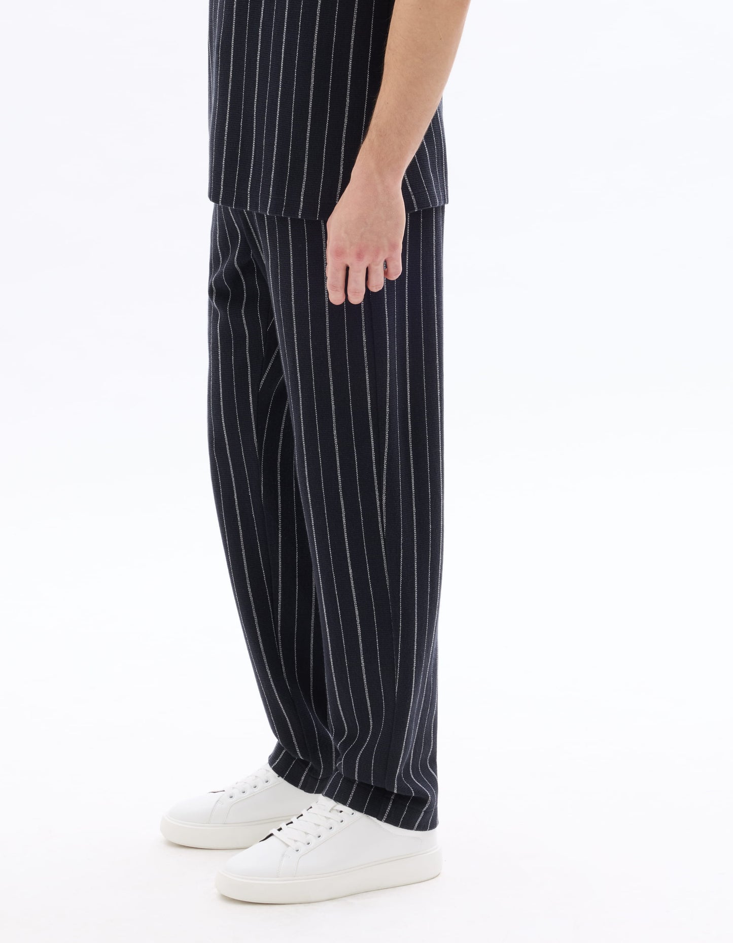 Celio Mens Navy Solid Loose Fit Polyester Casual Trouser