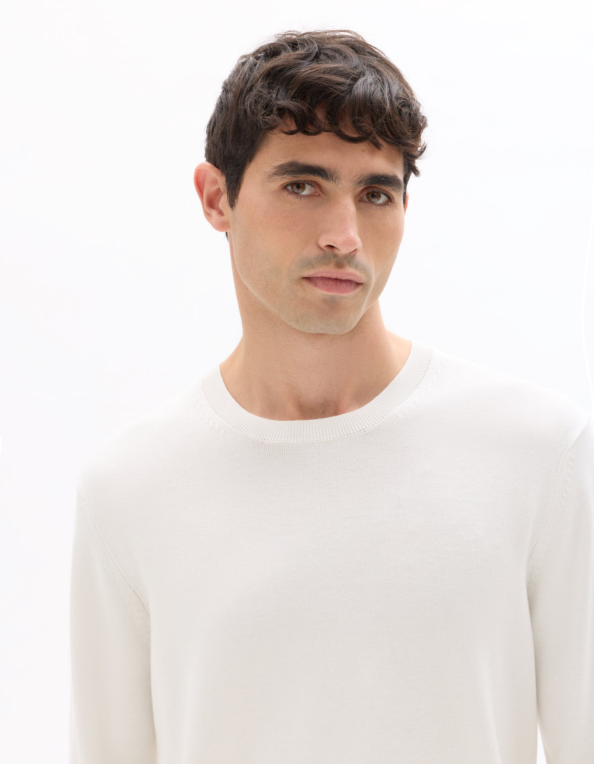 Regular Fit Poly Viscose Solid Crew Neck Sweaters - Off White