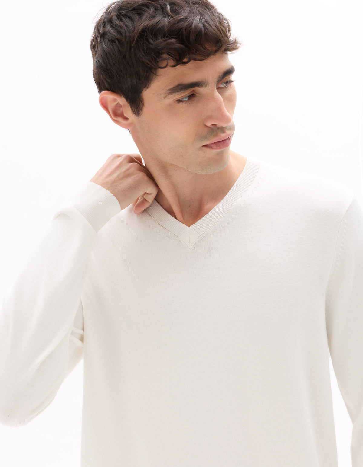 Regular Fit Poly Viscose Solid V Neck Sweaters - Off White
