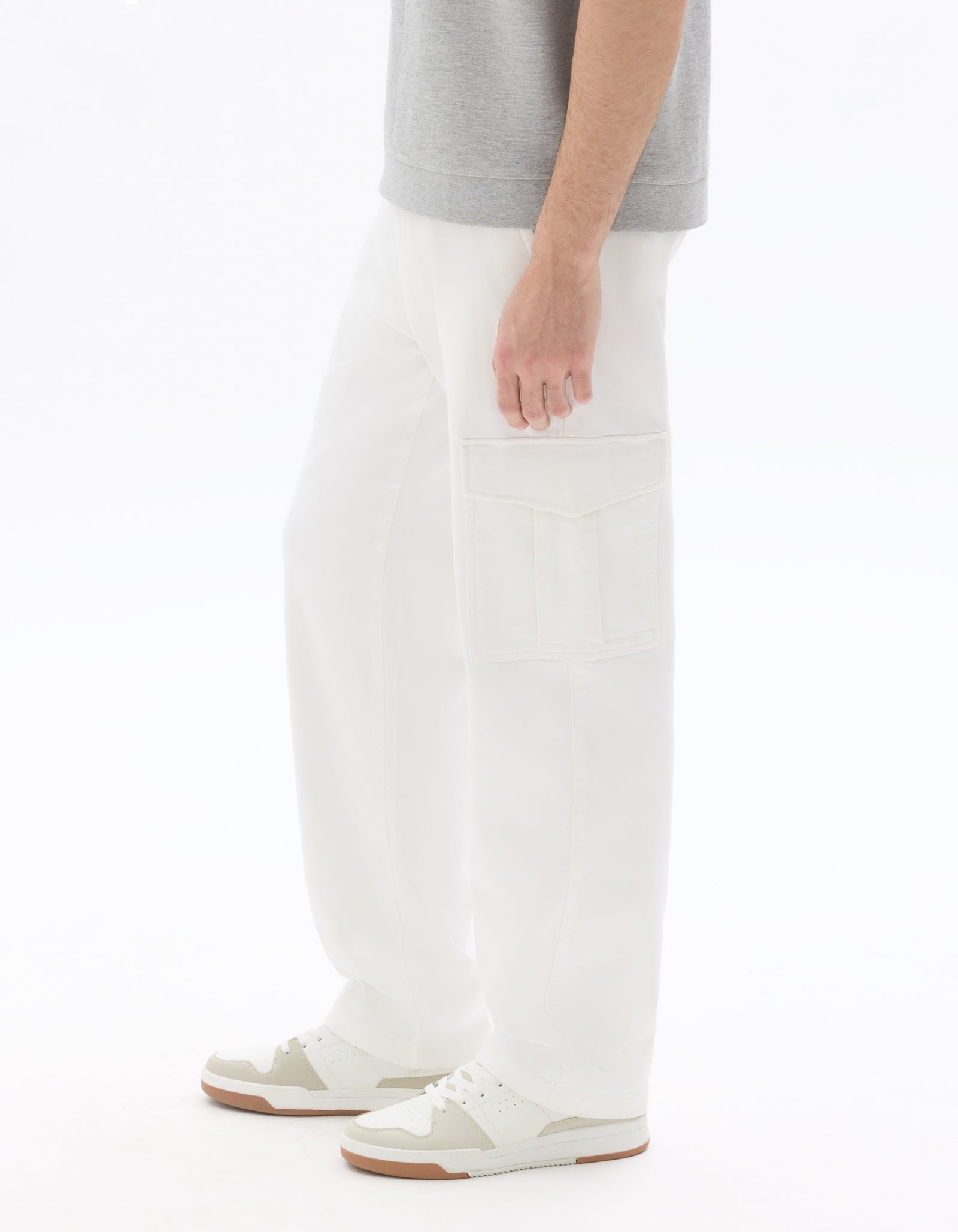 Celio Solid Straight Fit Cotton-Poly-Blend Off-White Trousers