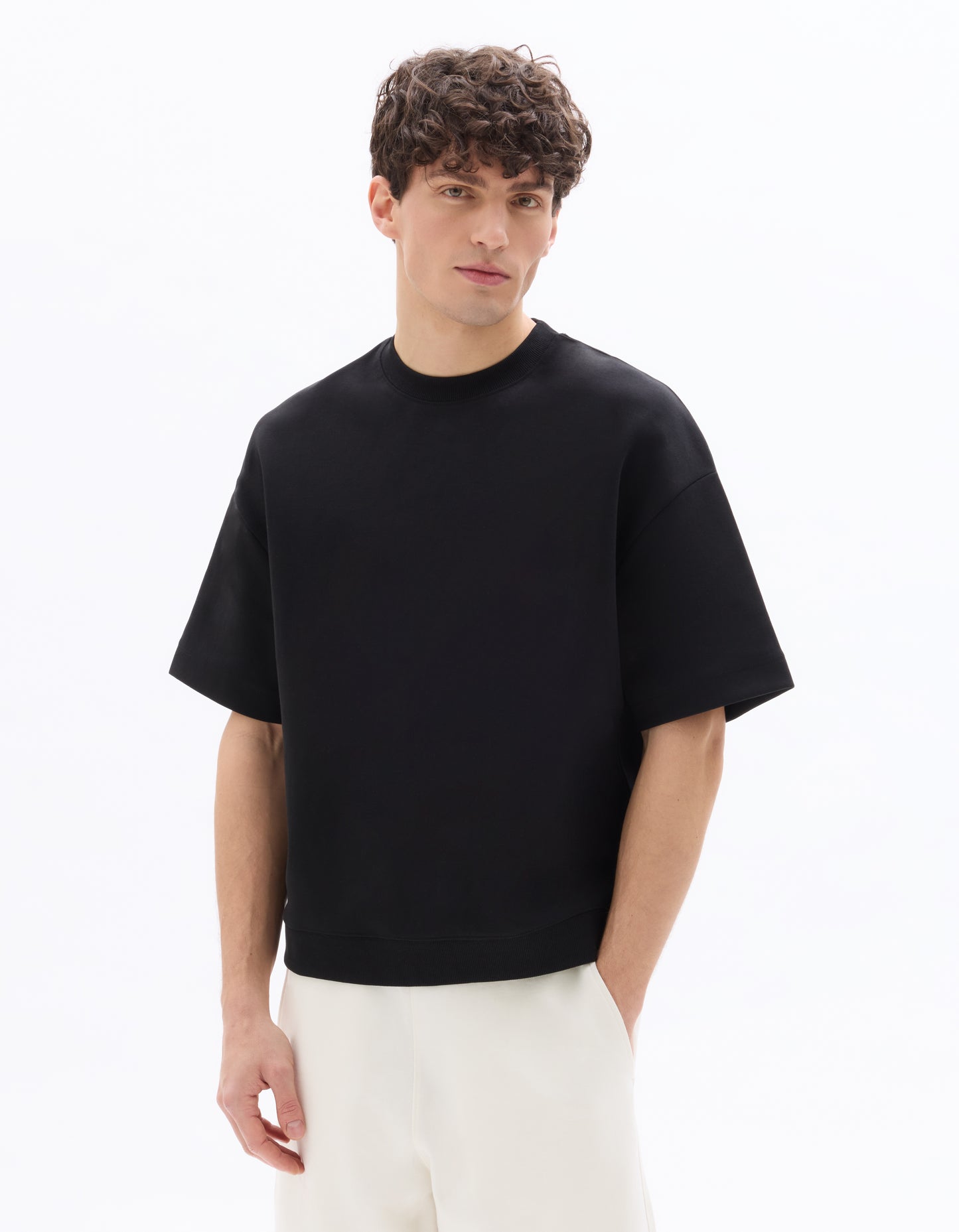 Regular Fit Poly-Cotton Solid Round neck Sweaters