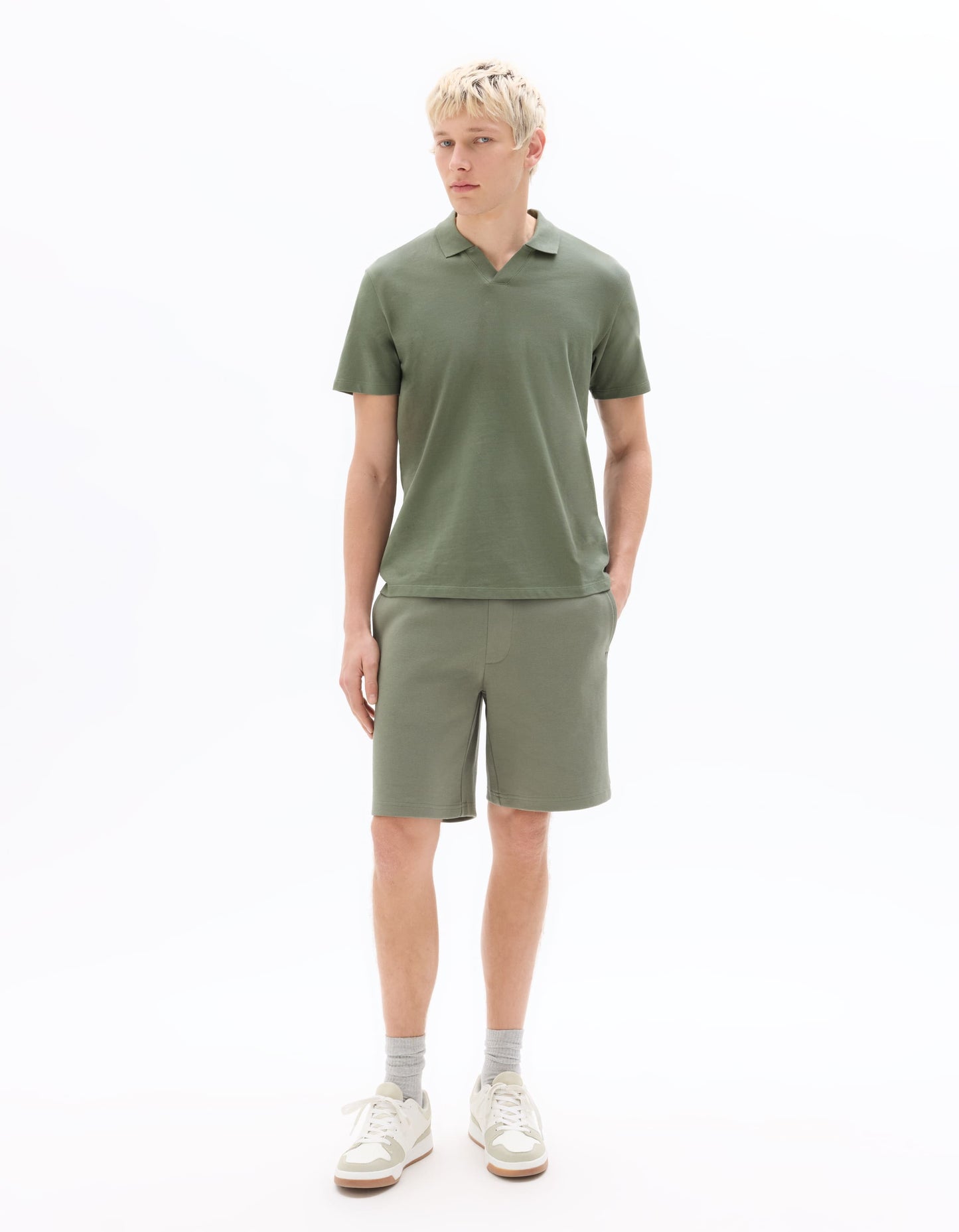 Celio Solid Regular Fit Cotton Green Tshirts