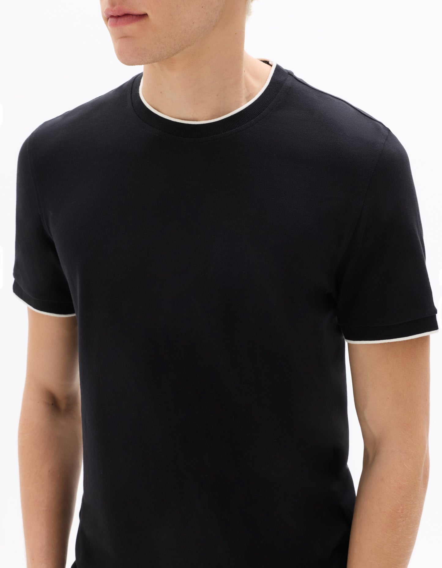 Celio Solid Regular Fit Cotton Black Tshirts