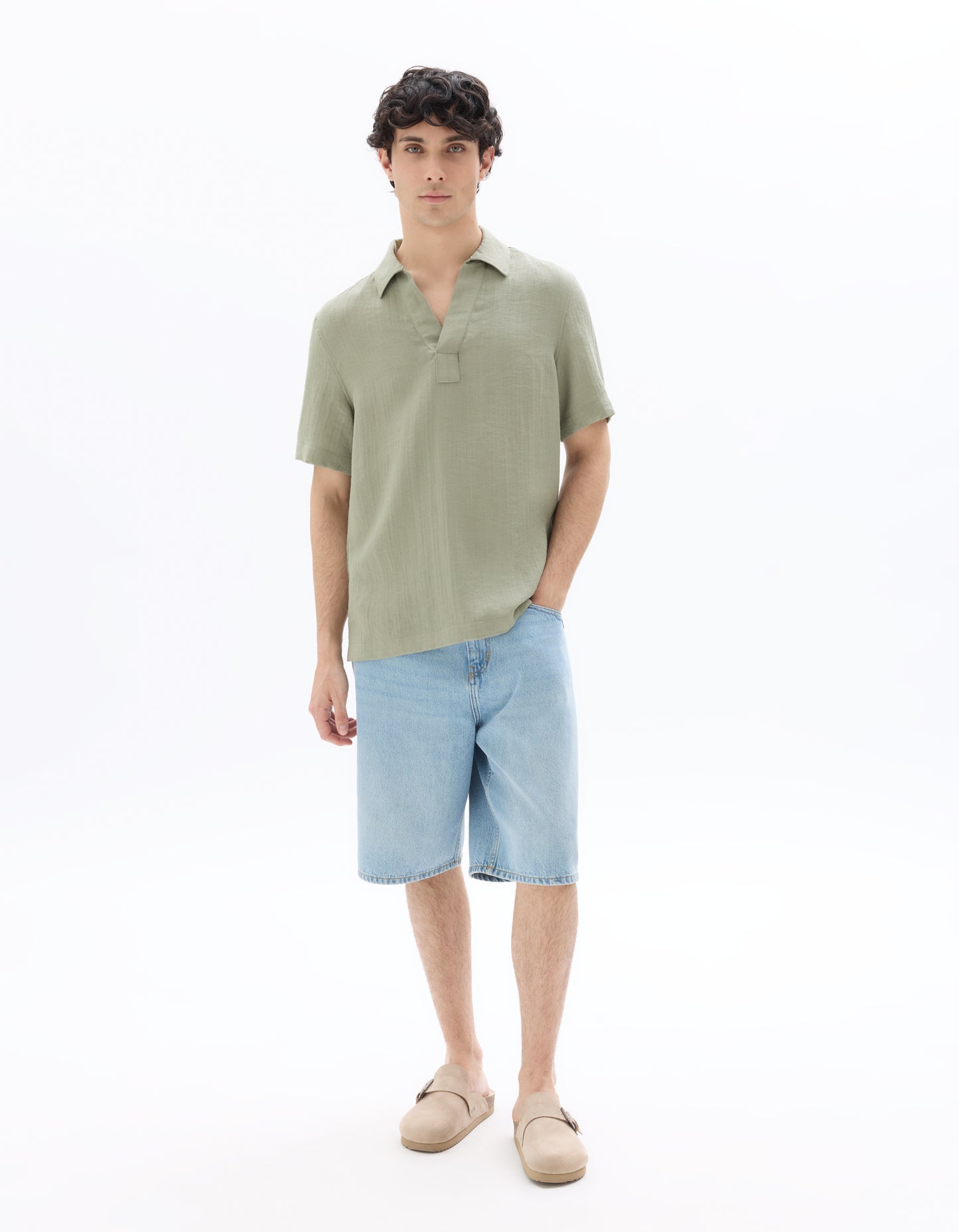 Regular Fit Poly-Viscose Textured Spread collar Shirts