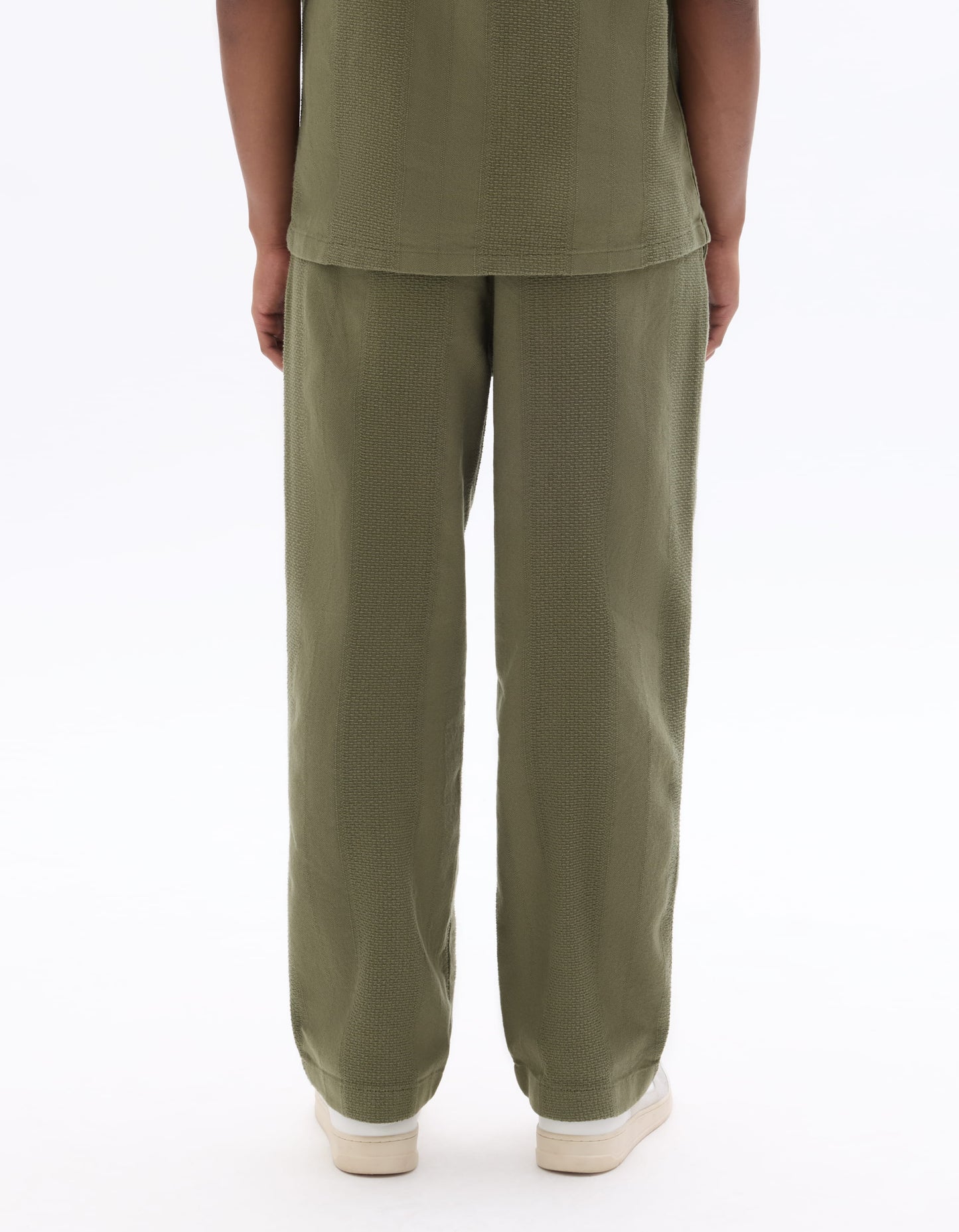 Celio Mens Khaki Solid Straight Fit Cotton Casual Trouser