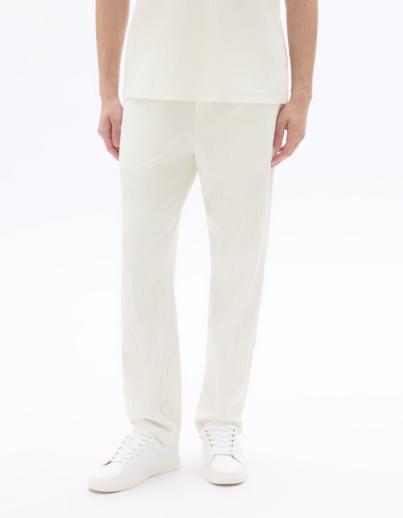 Straight Fit Poly-Cotton Solid Casual Trousers