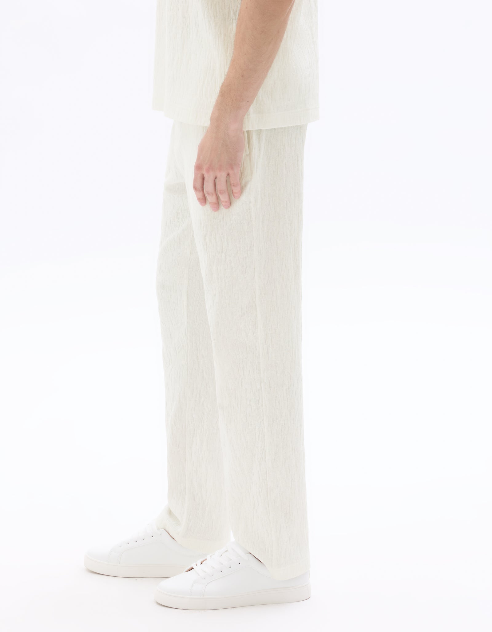 Straight Fit Poly-Cotton Solid Casual Trousers