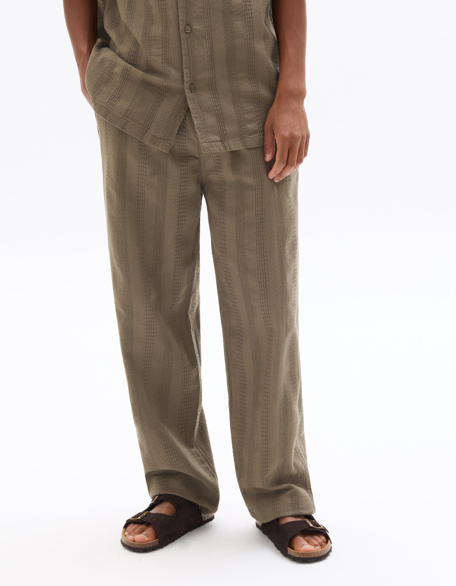 Straight Fit 100% Cotton Solid Casual Trouser - Brown