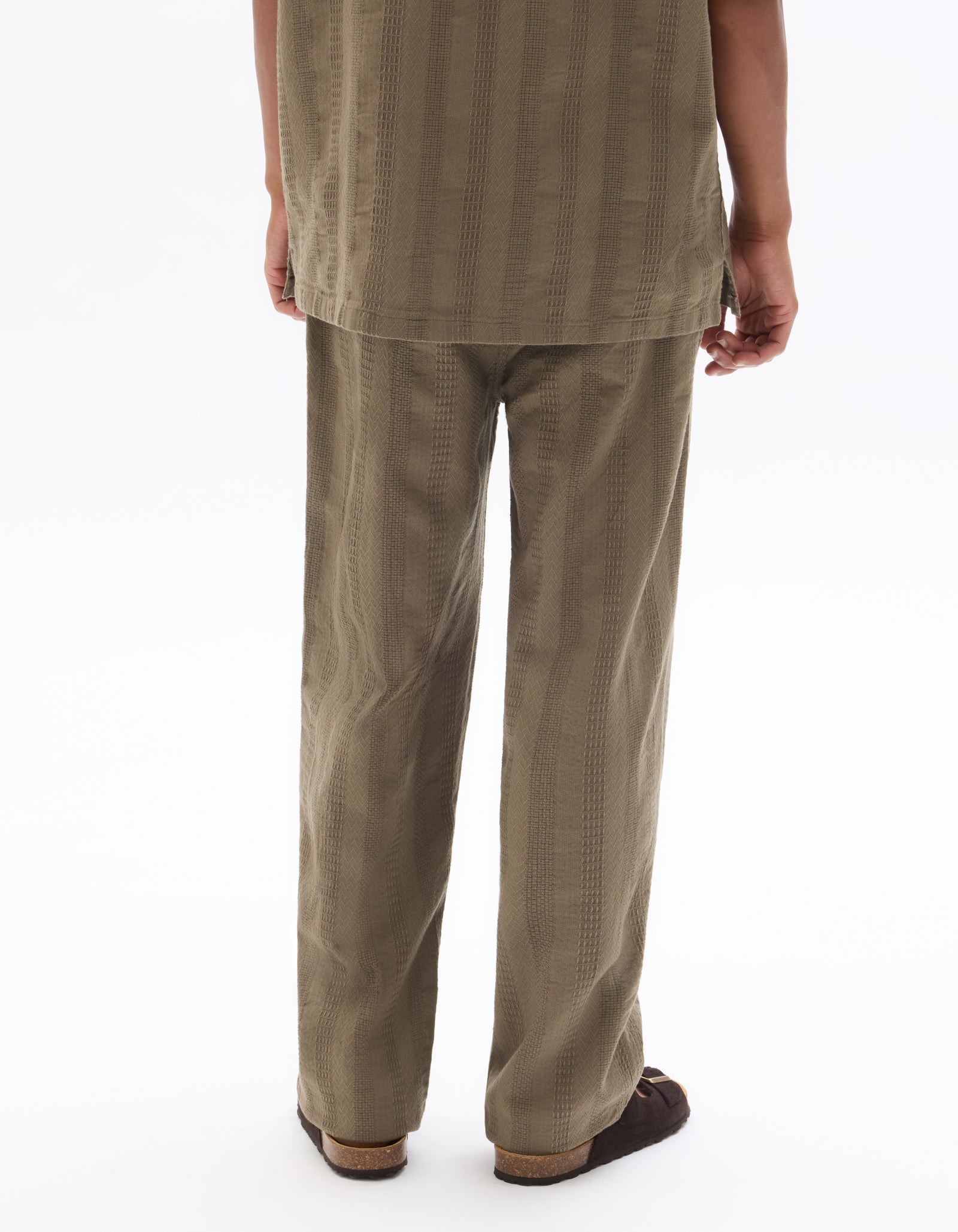 Straight Fit 100% Cotton Solid Casual Trouser - Brown