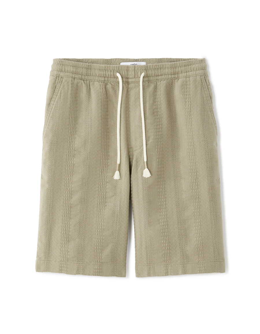 Bermuda Fit 100% Cotton Solid Bermuda