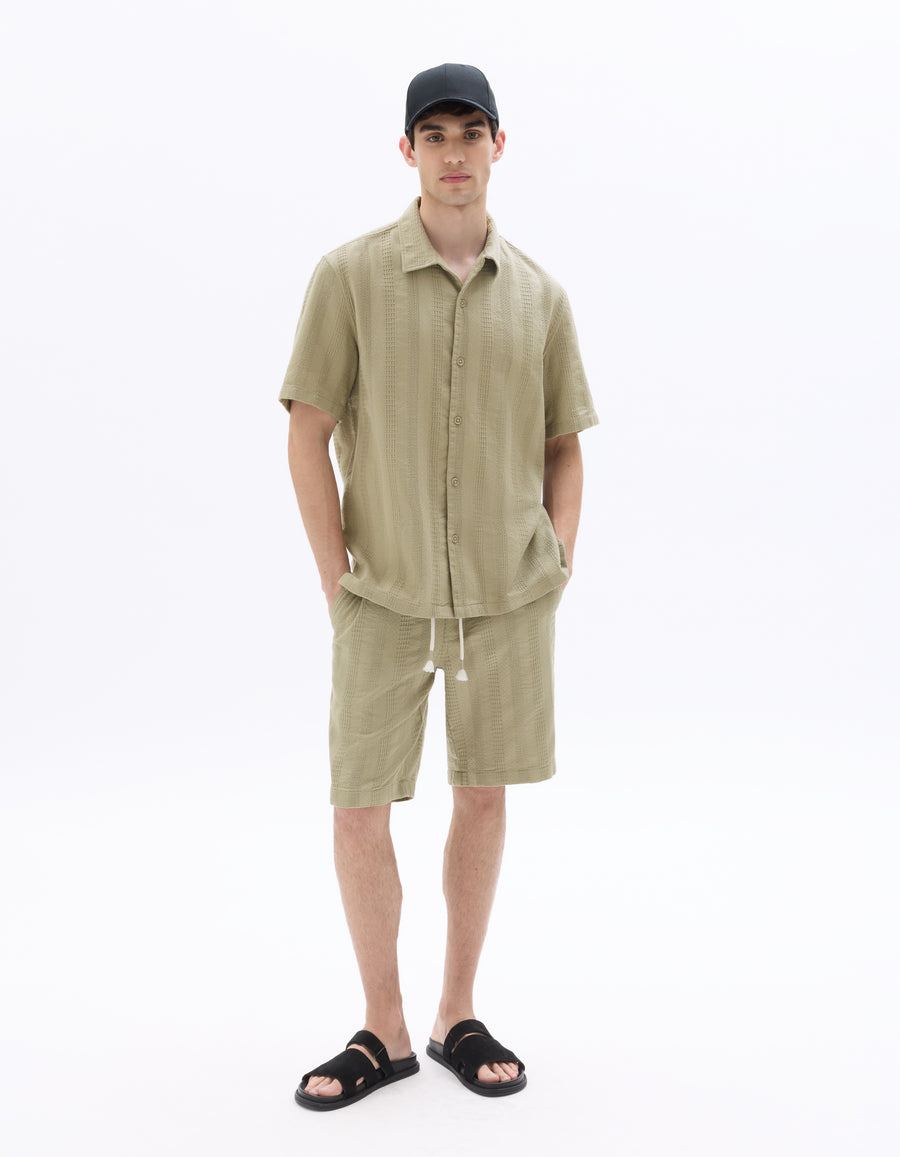 Bermuda Fit 100% Cotton Solid Bermuda