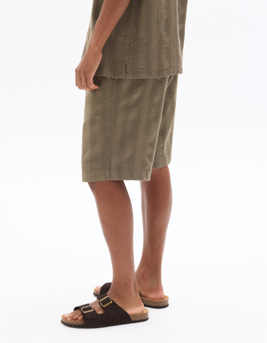 Bermuda Fit 100% Cotton Solid Bermuda