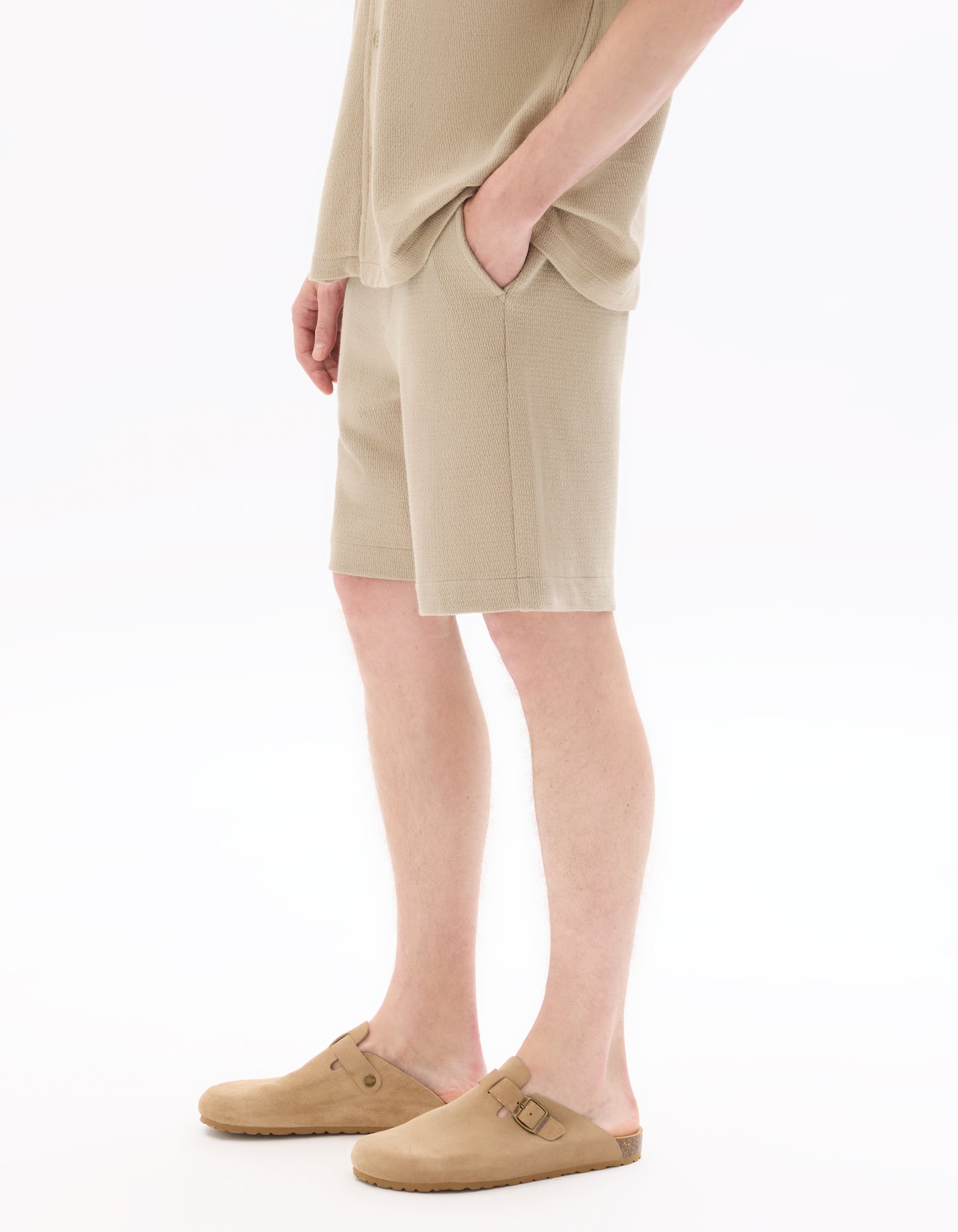 Bermuda Fit 100% Cotton Solid Bermuda