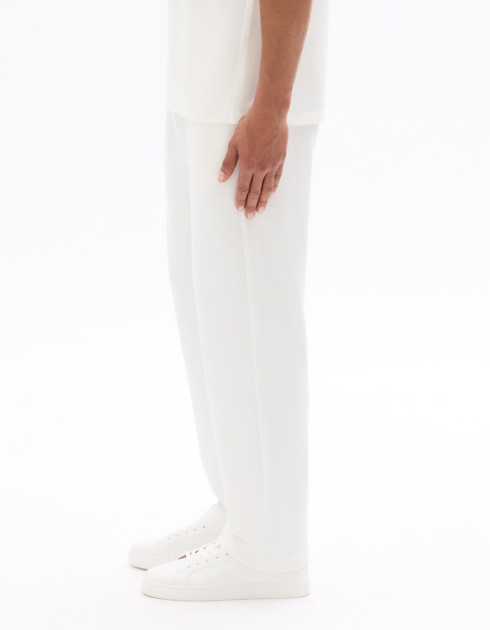Celio Solid  Cotton White Casual Trouser