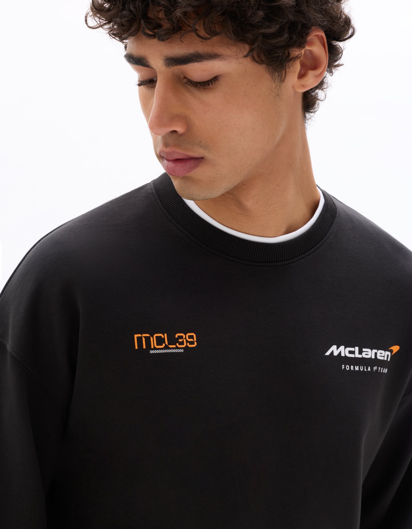 Regular Fit Poly-Cotton Solid Crew Neck Sweatshirts