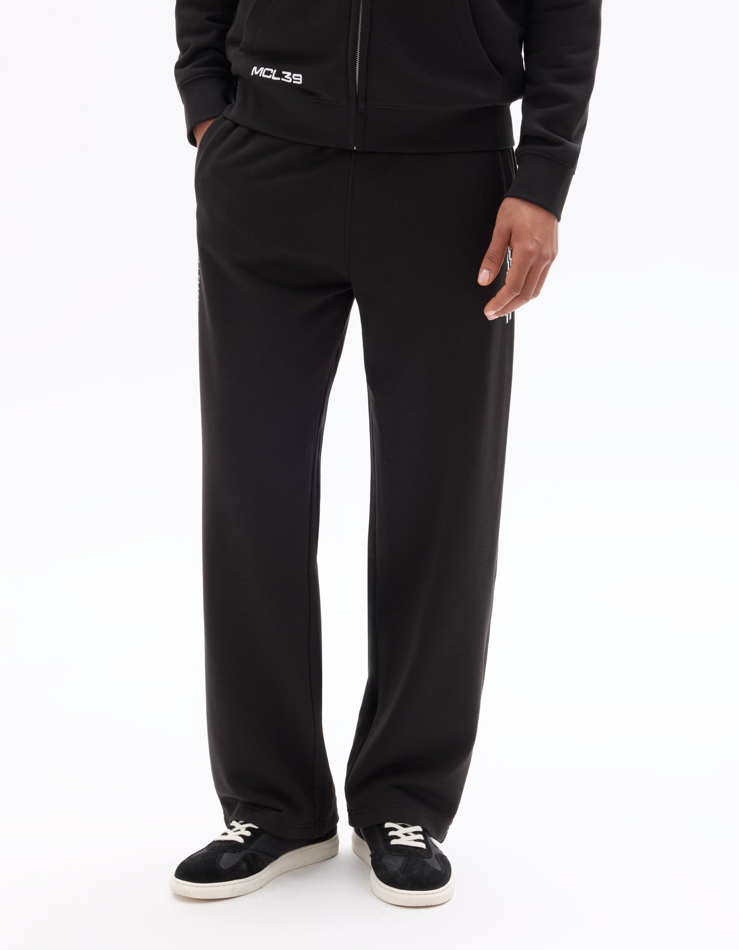 Regular Fit Poly-Cotton Solid Casual Trouser