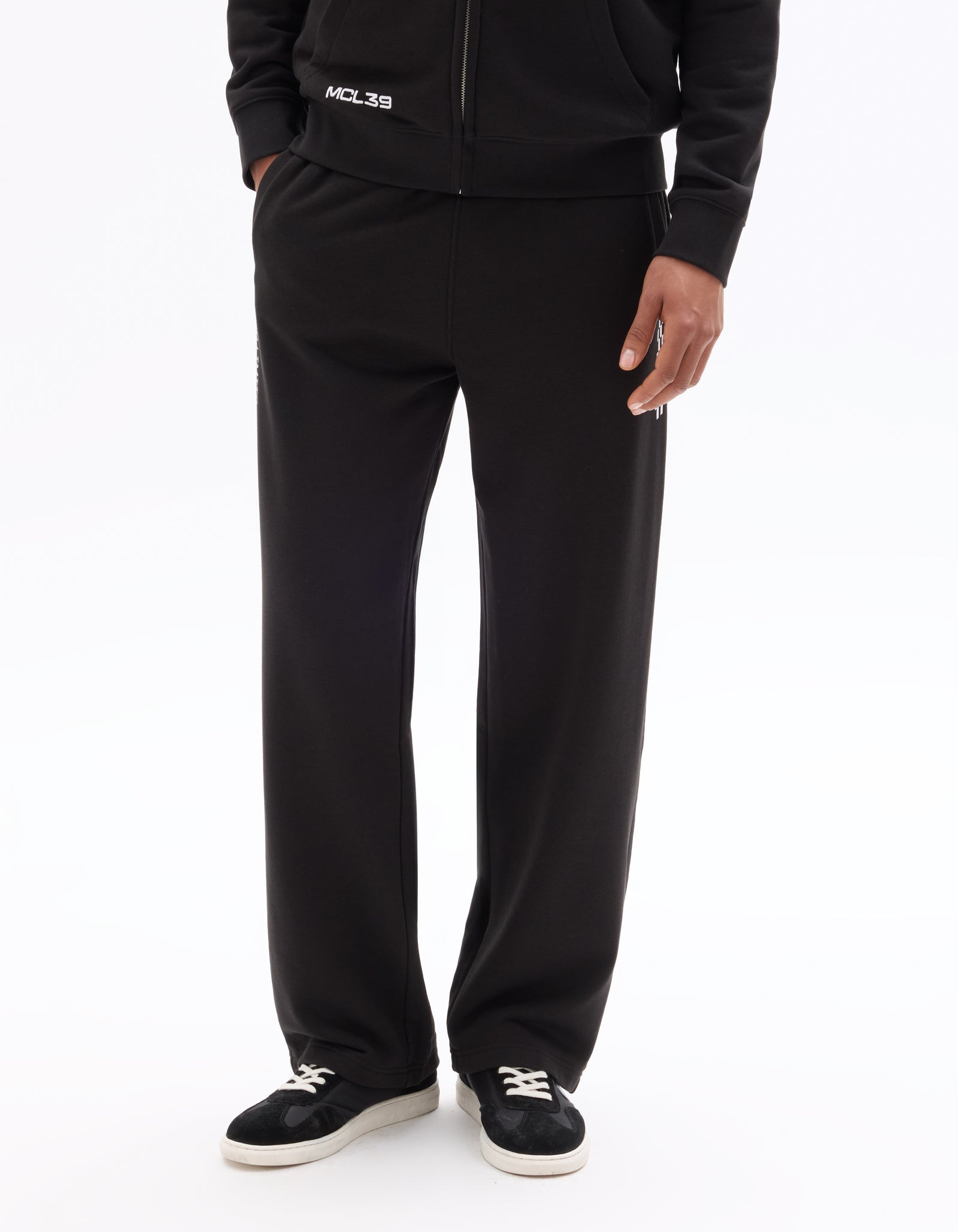 Regular Fit Poly-Cotton Solid Casual Trouser