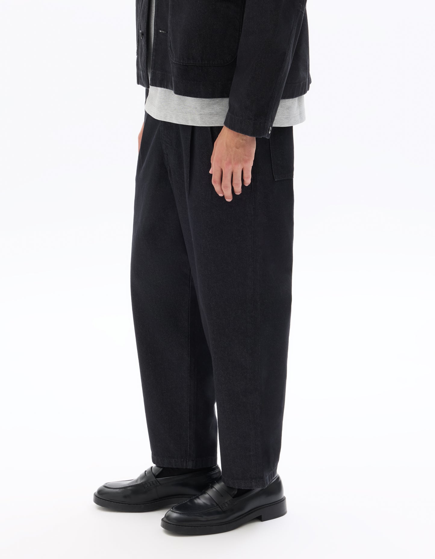 Carrot Fit 100% Cotton Solid  Jeans - Black