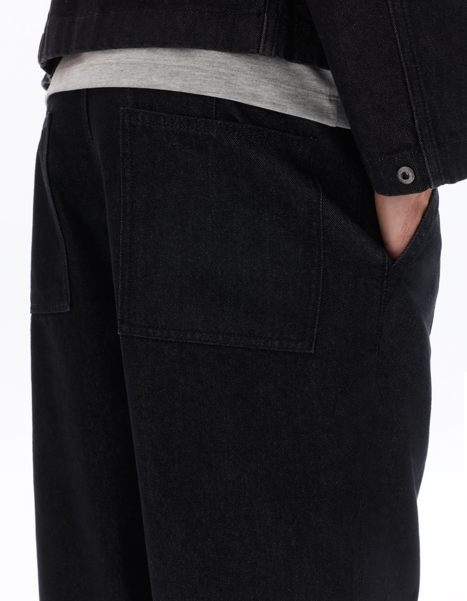 Carrot Fit 100% Cotton Solid  Jeans - Black