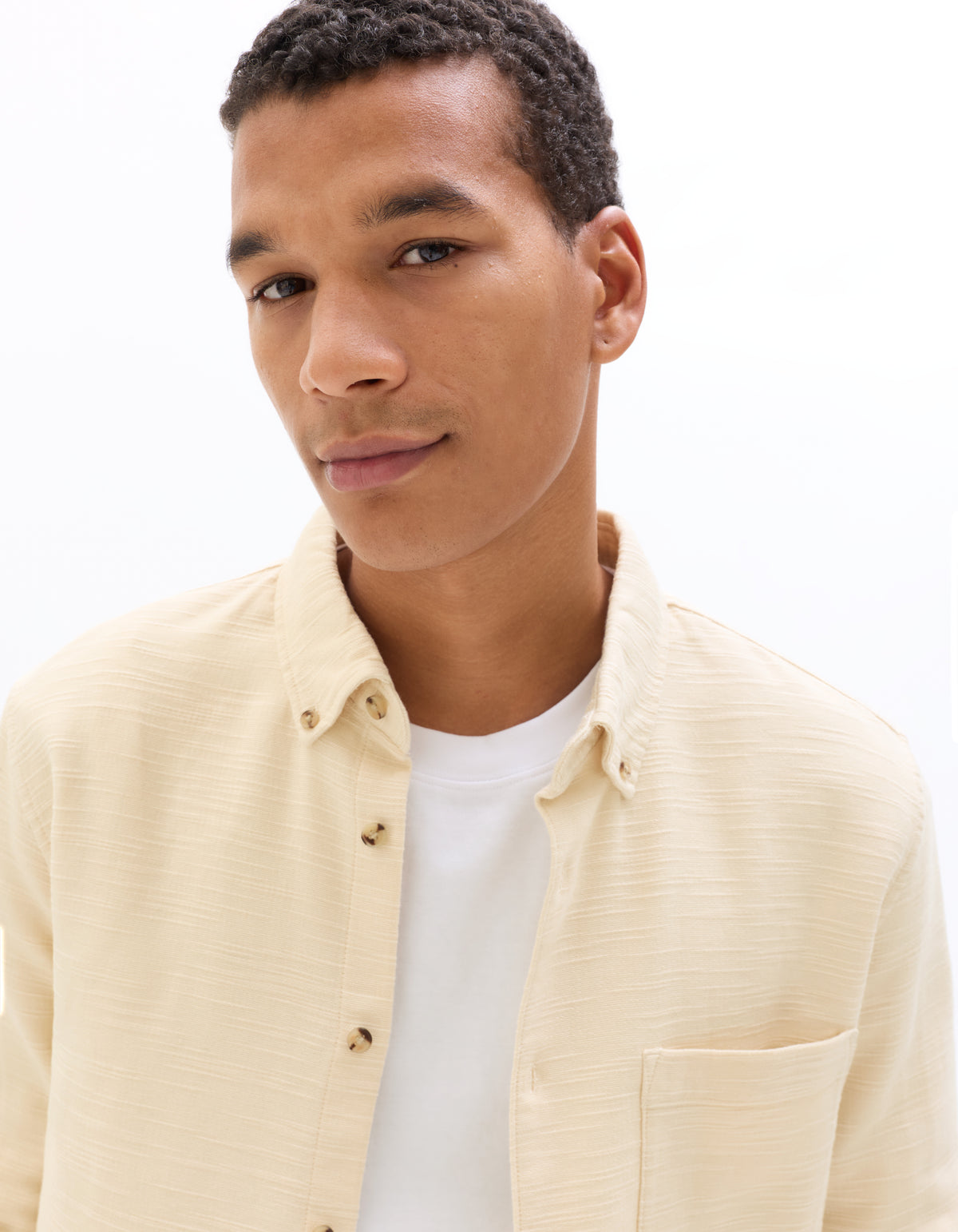 Regular Fit 100% Cotton Solid Spread collar Shirts