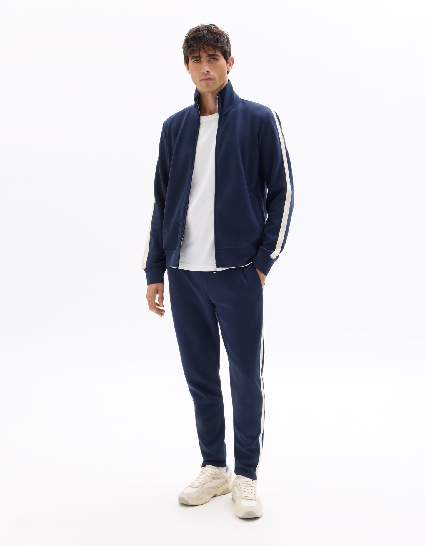 Slim Fit Poly-Cotton Solid Casual Trouser