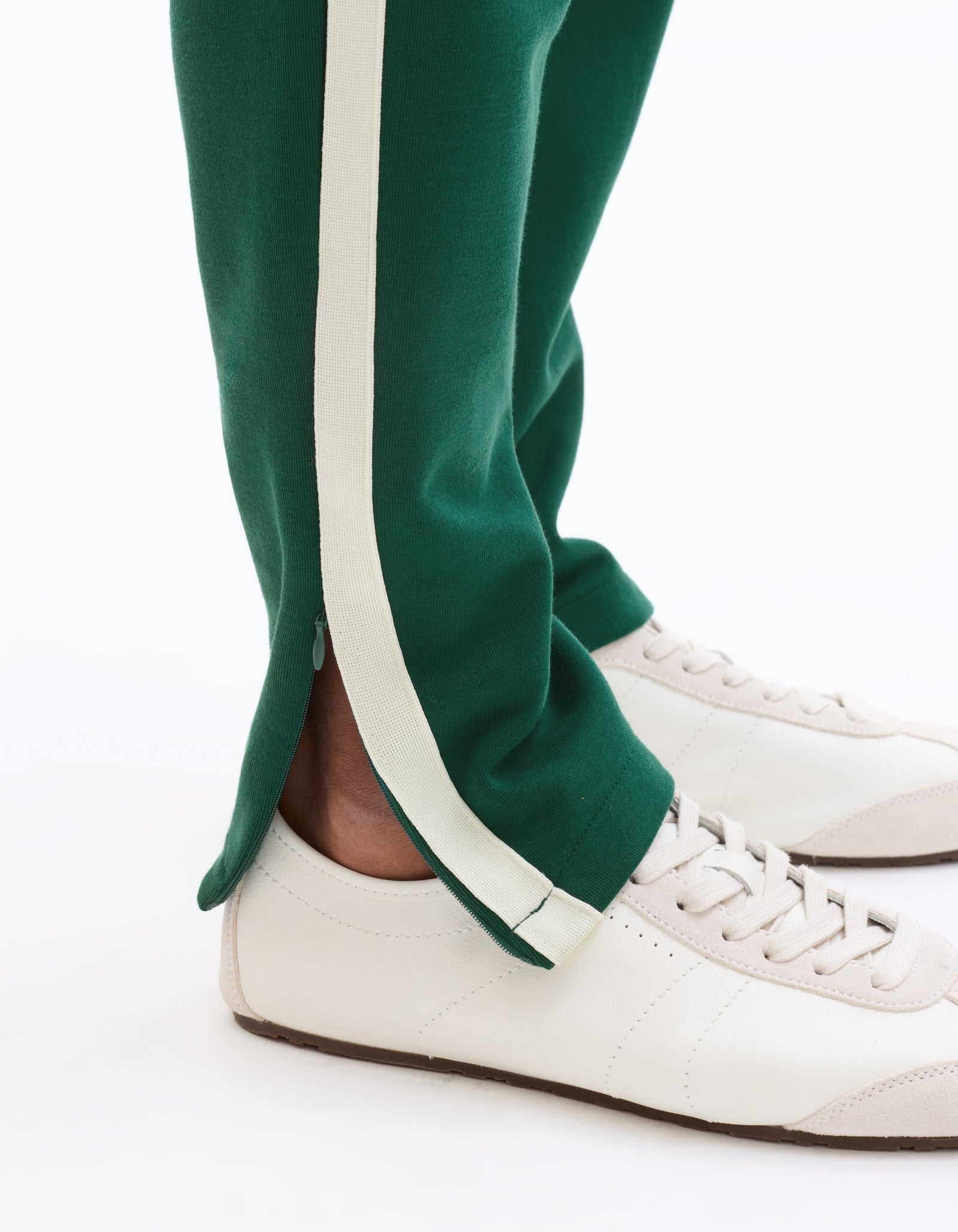 Slim Fit Poly-Cotton Solid Casual Trouser