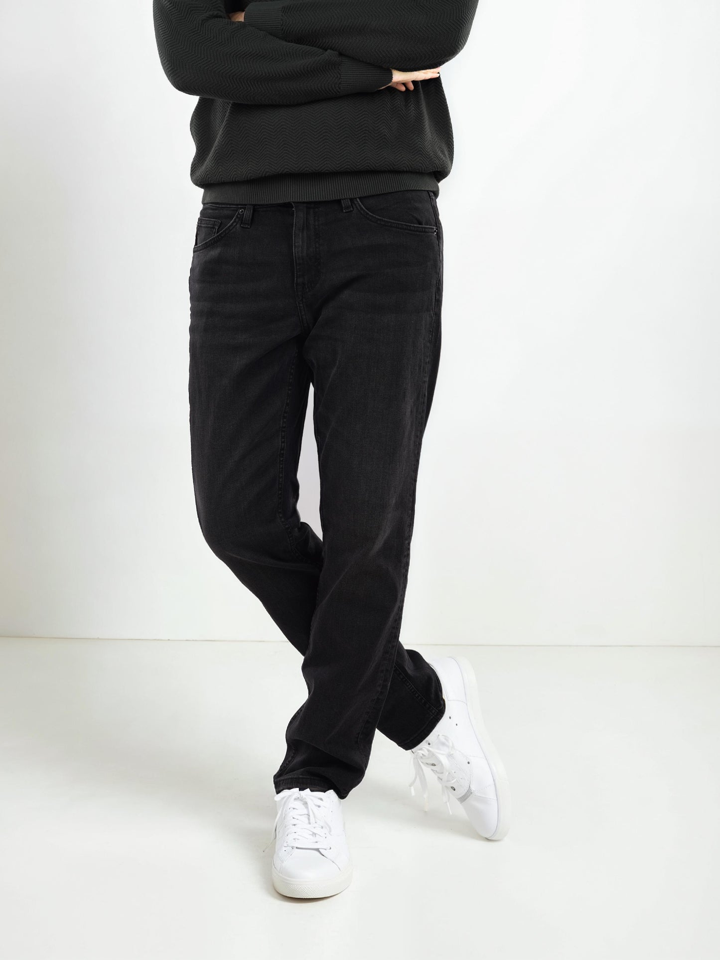 Black Straight Fit Jeans