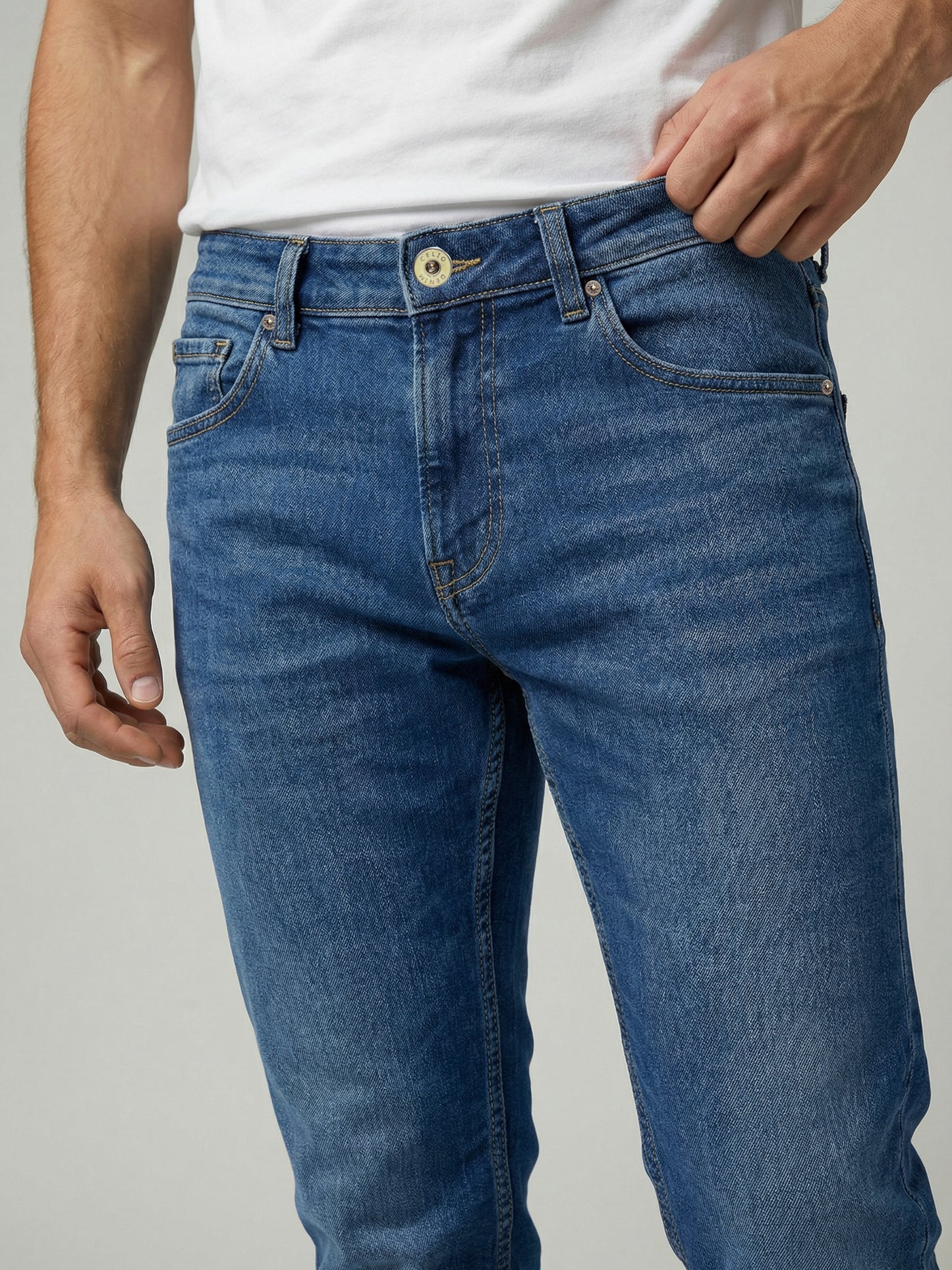 Celio Mens Blue Solid Slim Fit Cotton Jeans