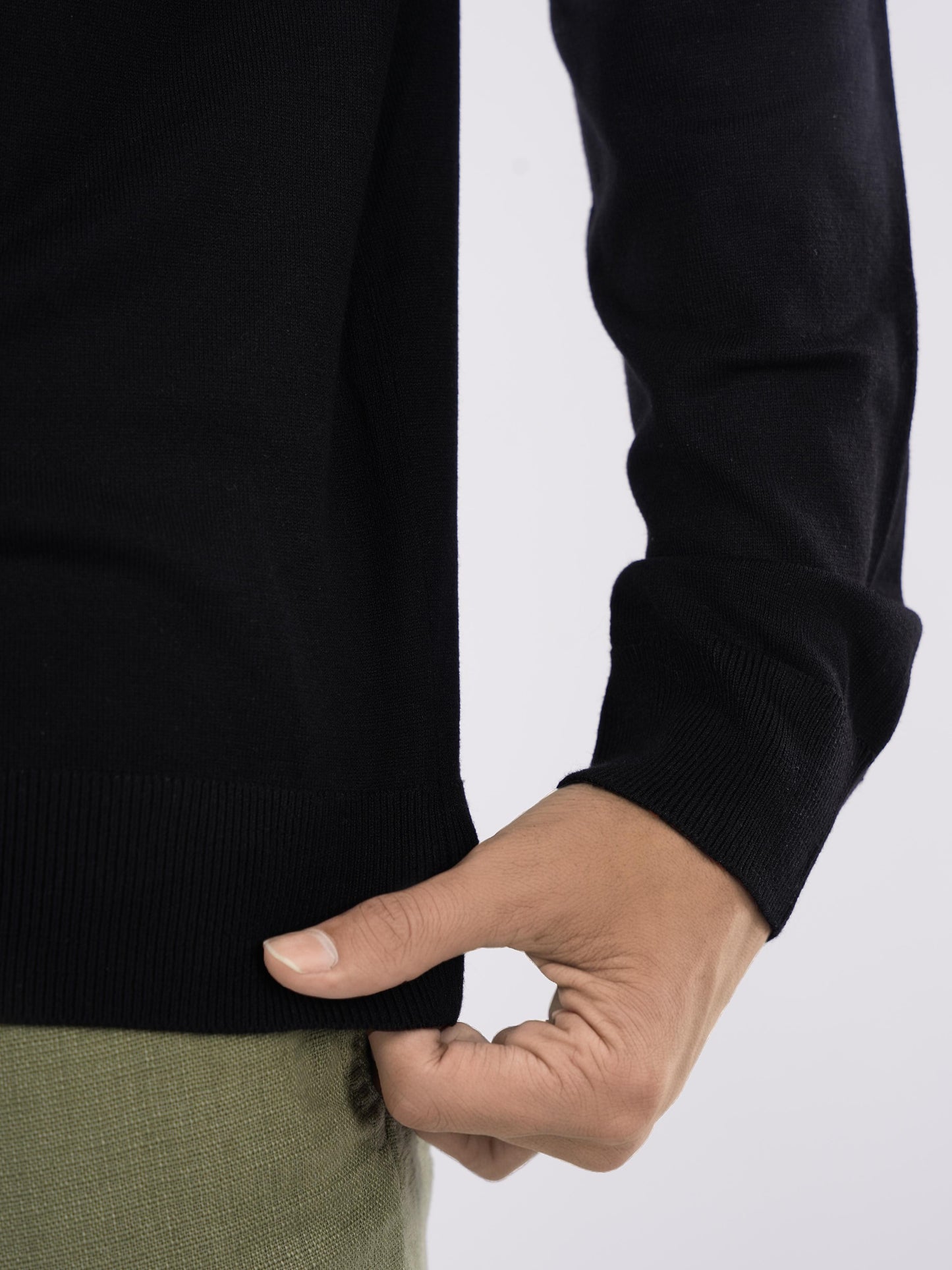 Black Solid Viscose Sweater