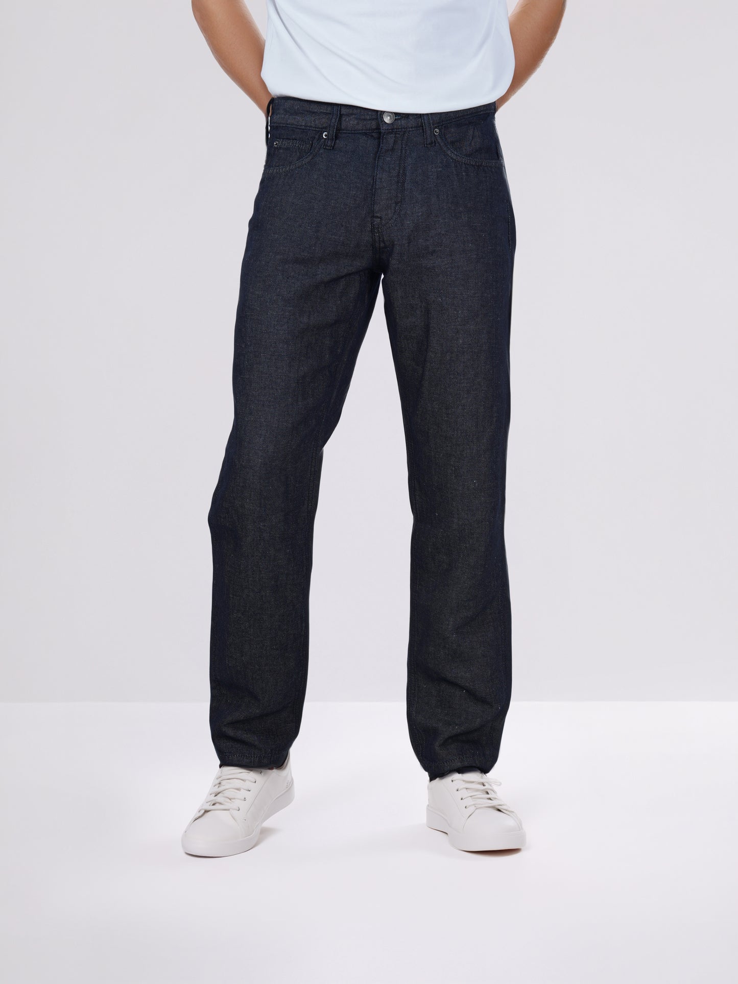 Celio* Men Black Solid Straight Fit Cotton-Linen-Blend Jeans