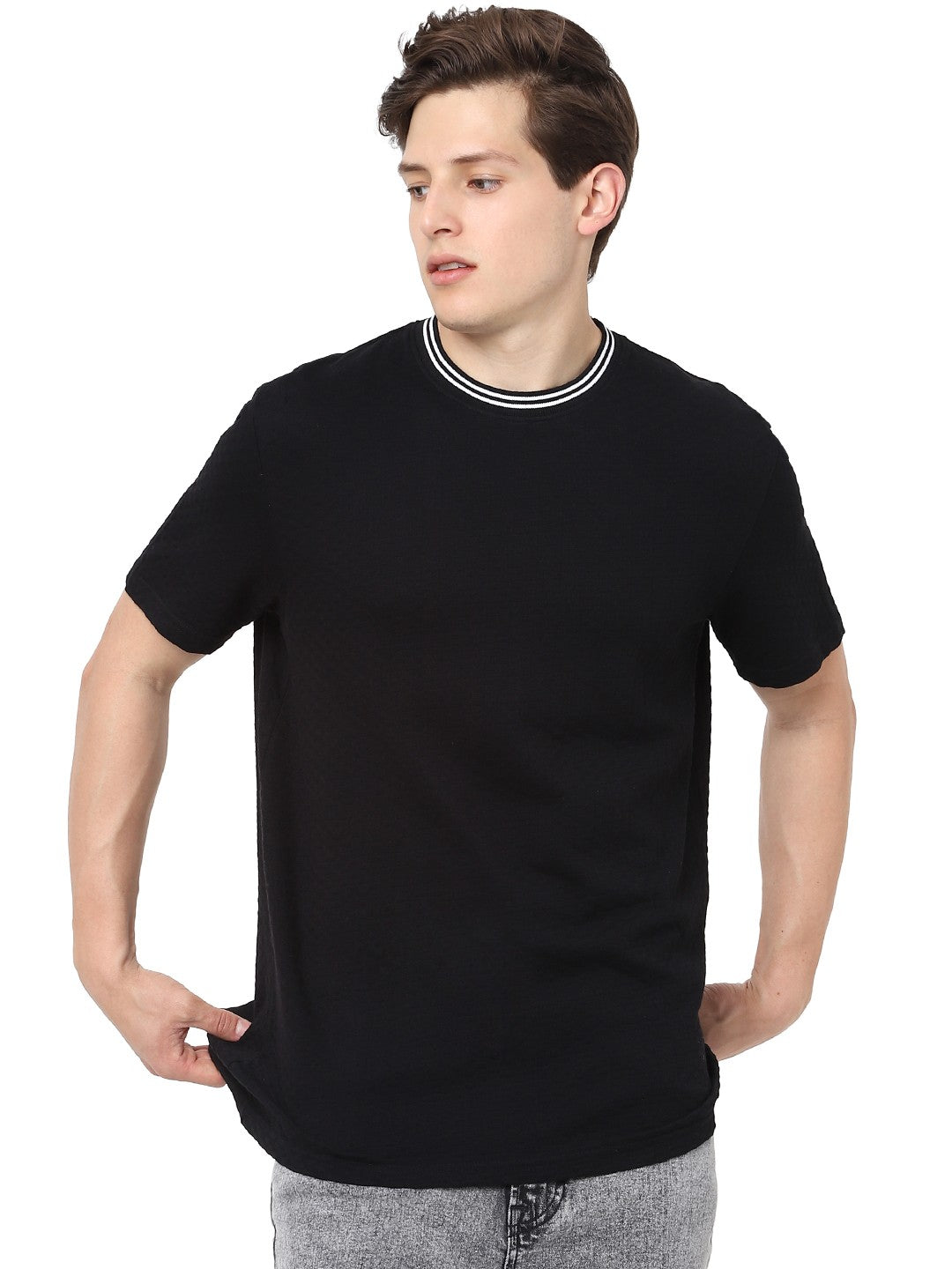 Celio Men Black Solid Regular Fit Cotton T-Shirts