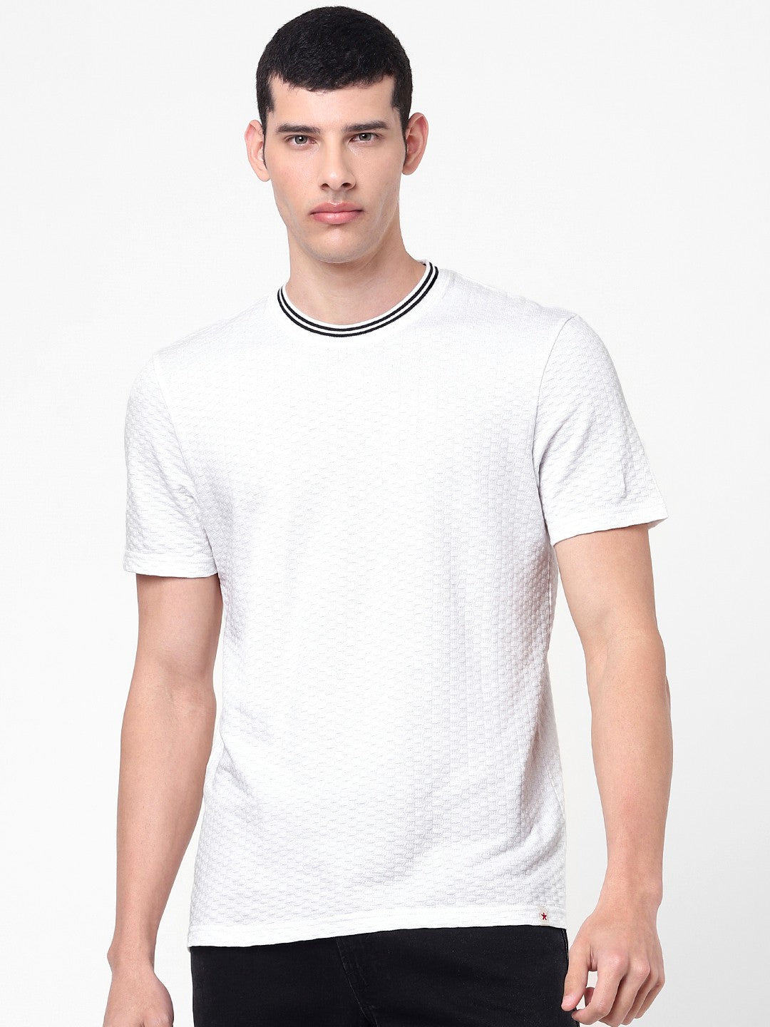 Celio Men White Solid Regular Fit Cotton T-Shirts