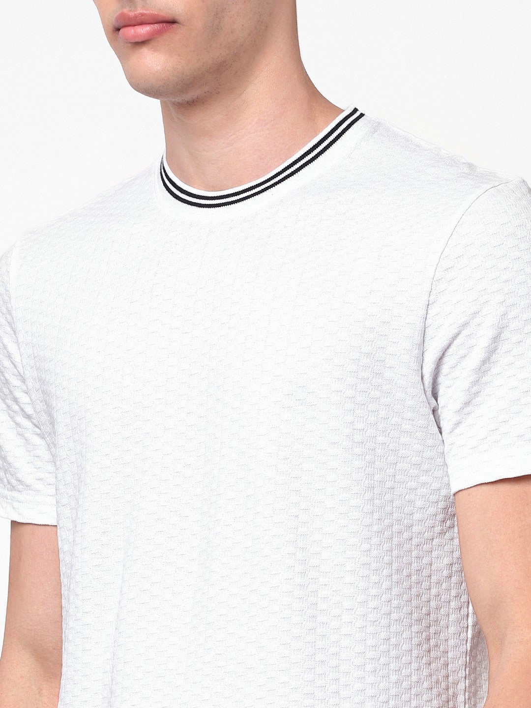 Celio Men White Solid Regular Fit Cotton T-Shirts