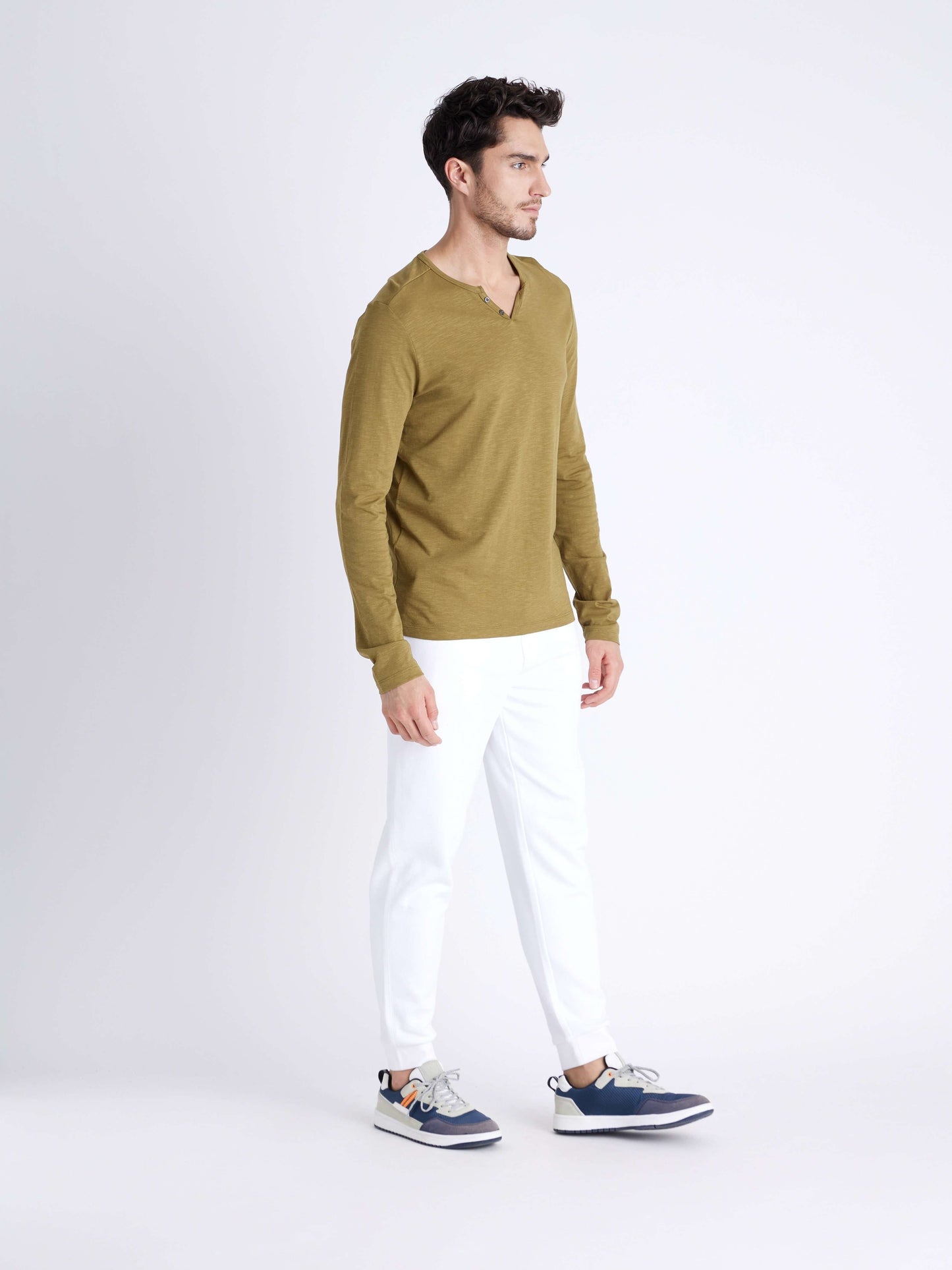 Celio Men Olive Solid Regular Fit Cotton T-Shirts