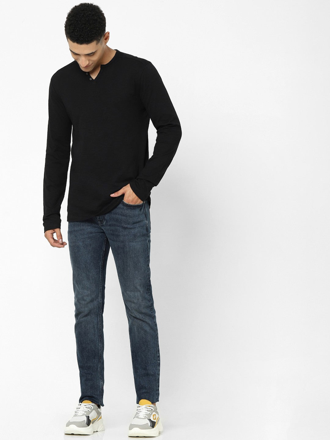 Celio Men Black Solid Regular Fit Cotton T-Shirts