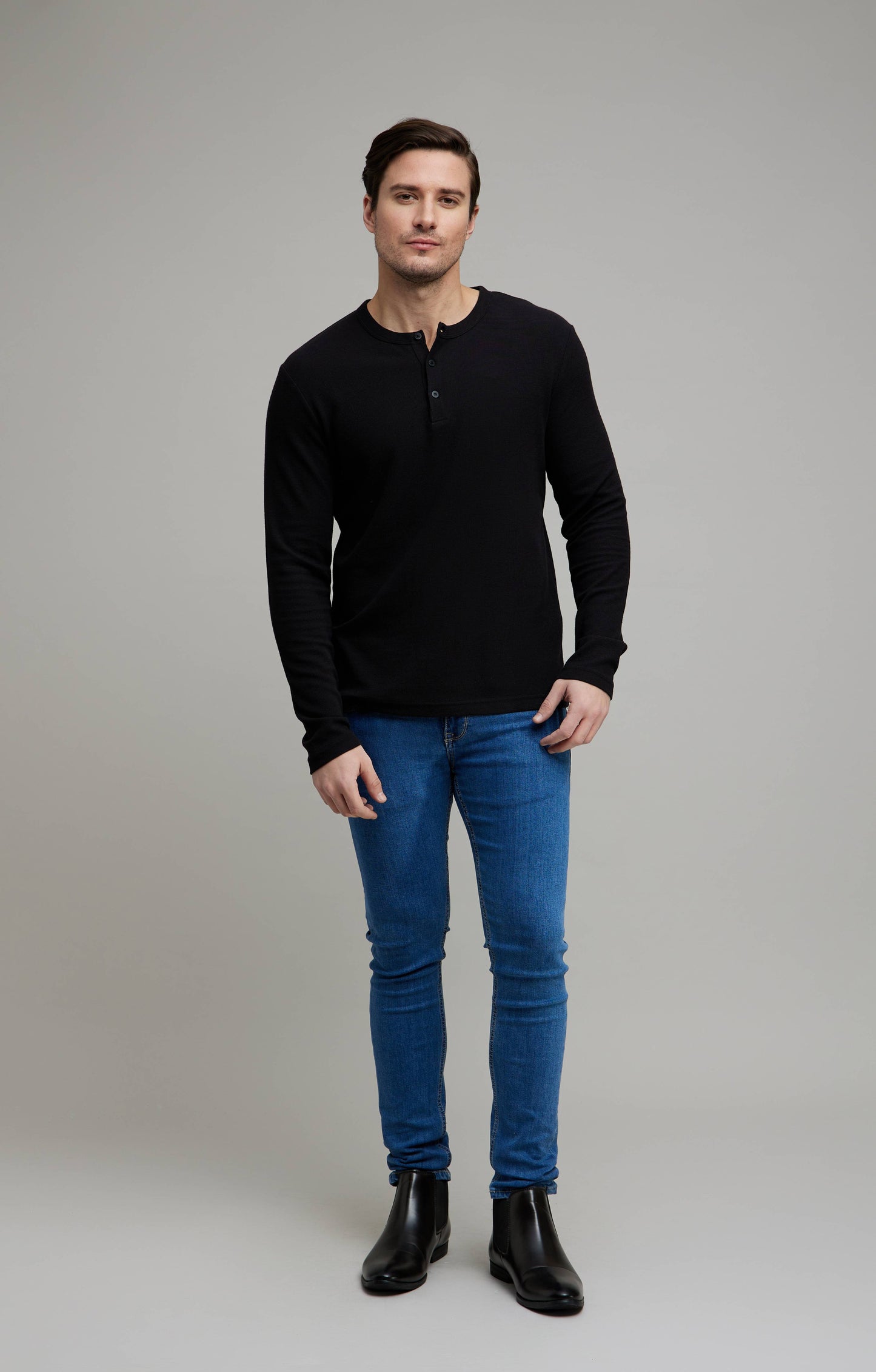 Celio Men Black Solid Regular Fit Cotton T-Shirts