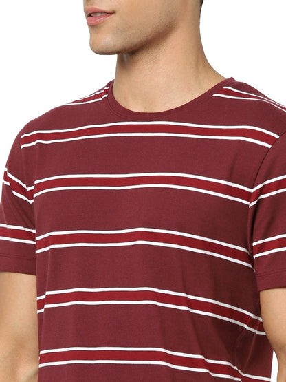 Celio Men Burgundy Striped Regular Fit Cotton T-Shirts