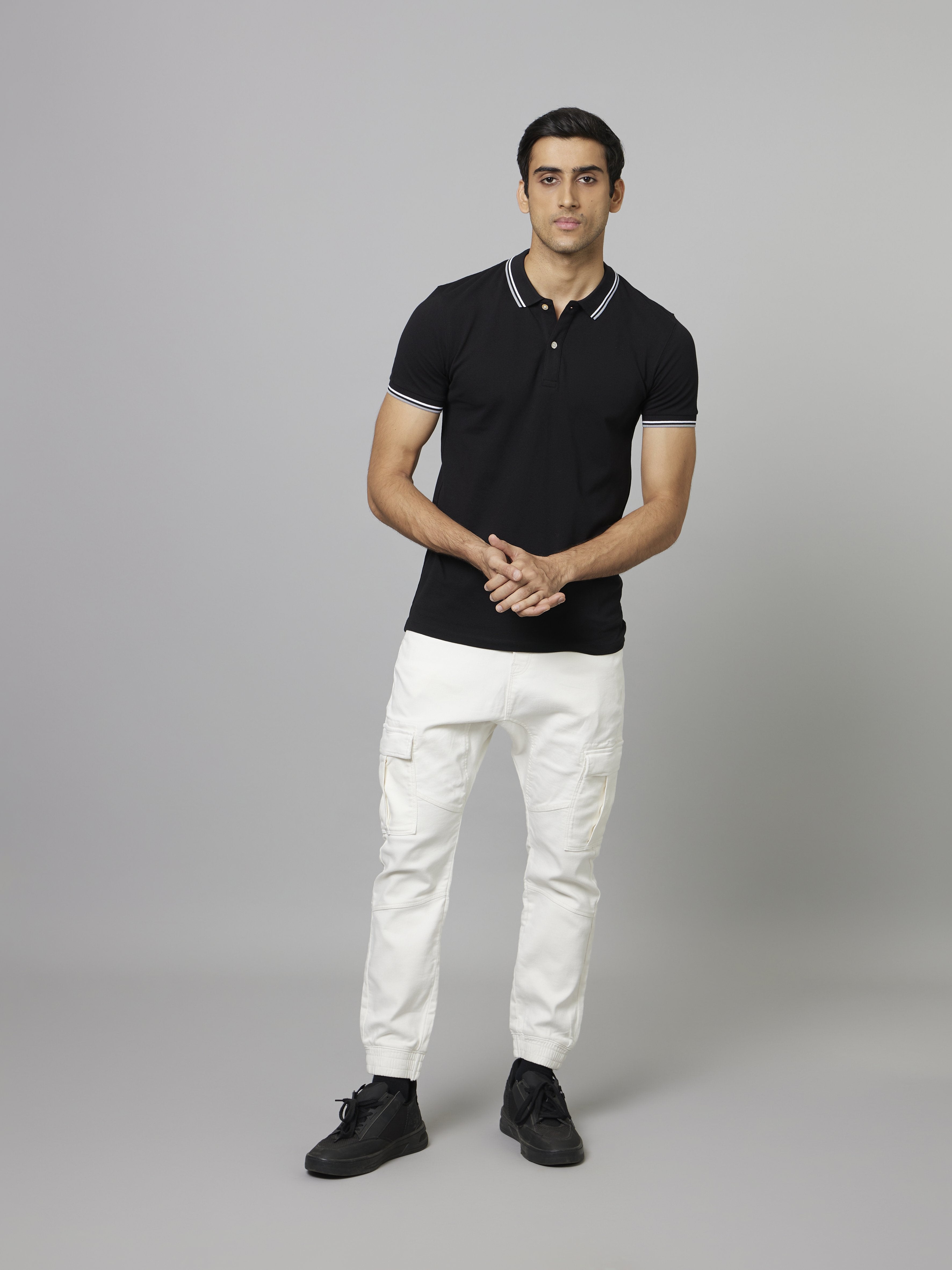 Celio Men White Solid Slim Fit Poly-Cotton Trousers