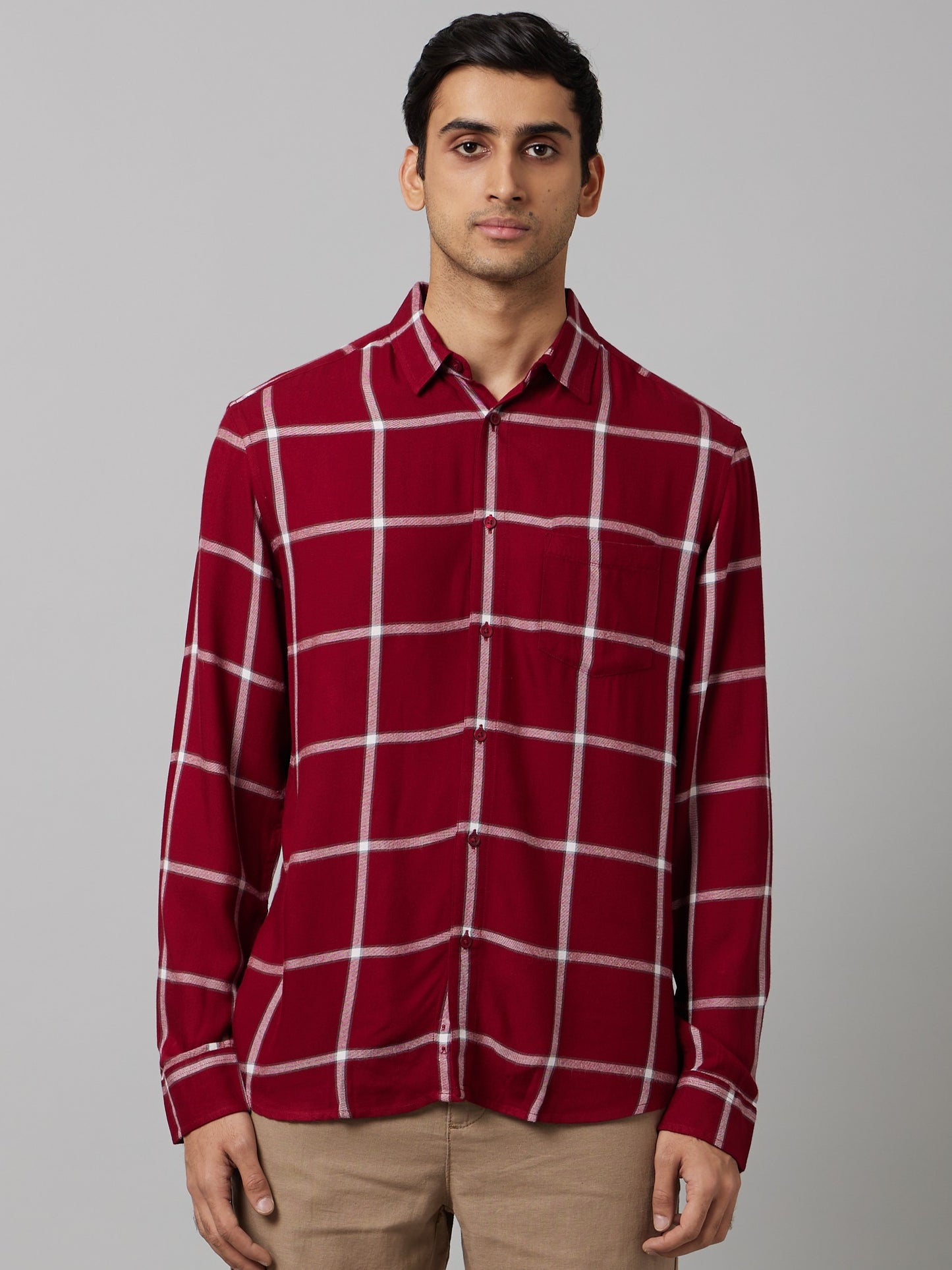 Celio Men Red Checked Regular Fit Viscose Shirts