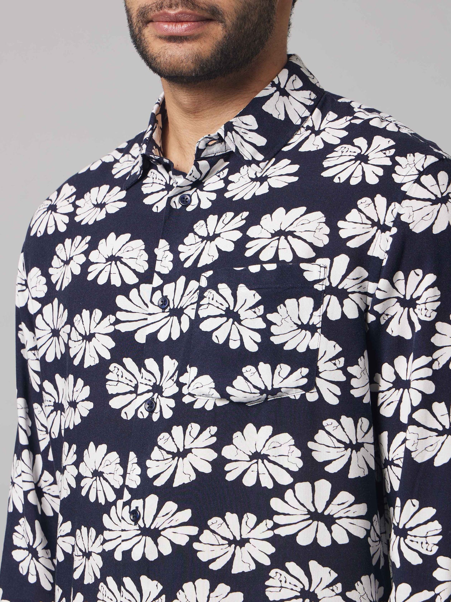 Celio Men Navy Blue Printed Regular Fit Viscose Shirts