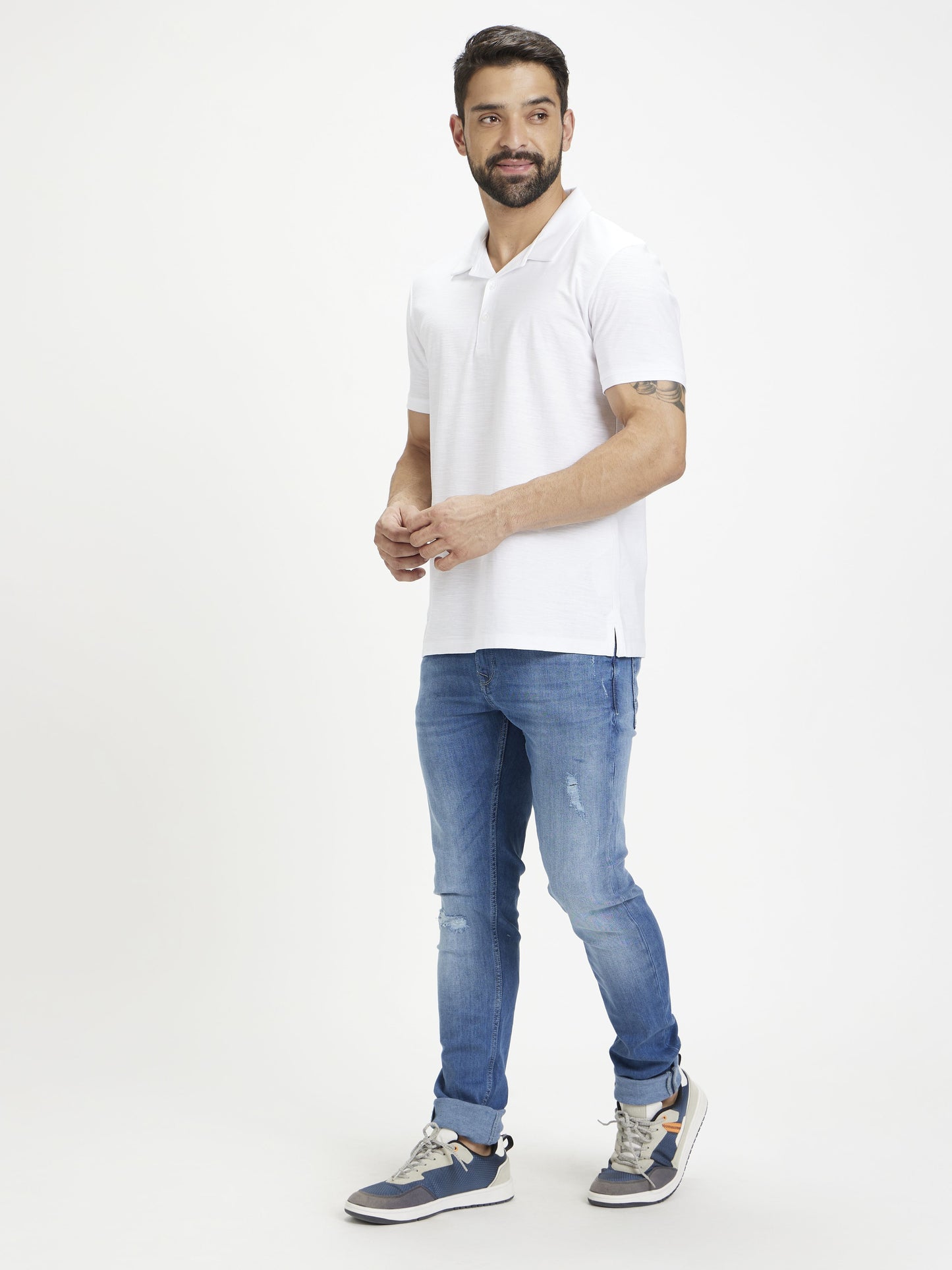 Celio Men White Solid Slim Fit Cotton T-Shirts