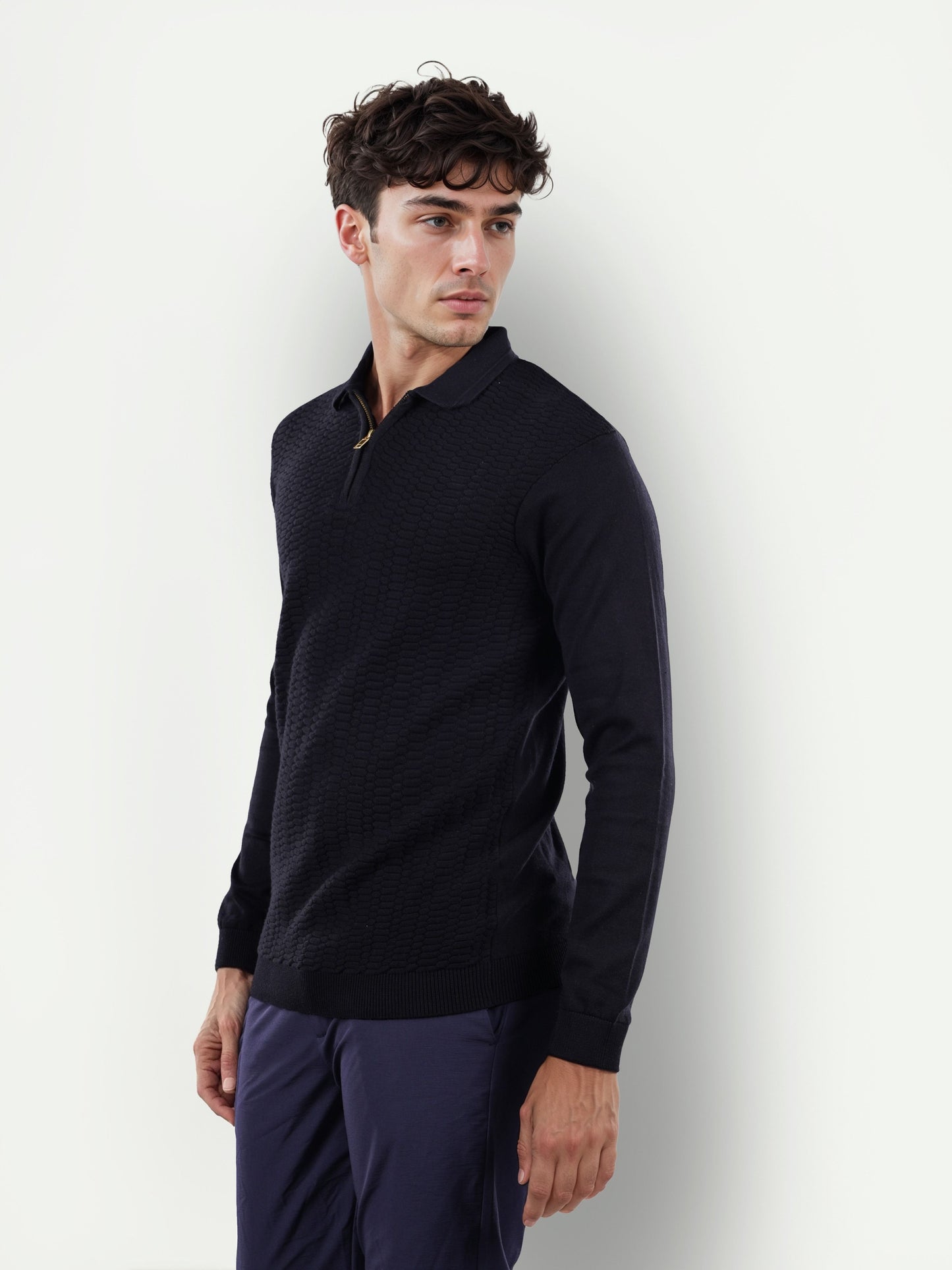 Celio Men Black Solid Regular Fit Cotton T-Shirts