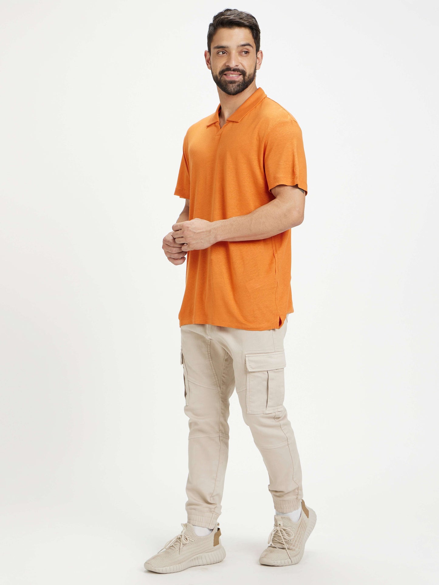 Celio Men Orange Solid Regular Fit Linen T-Shirts