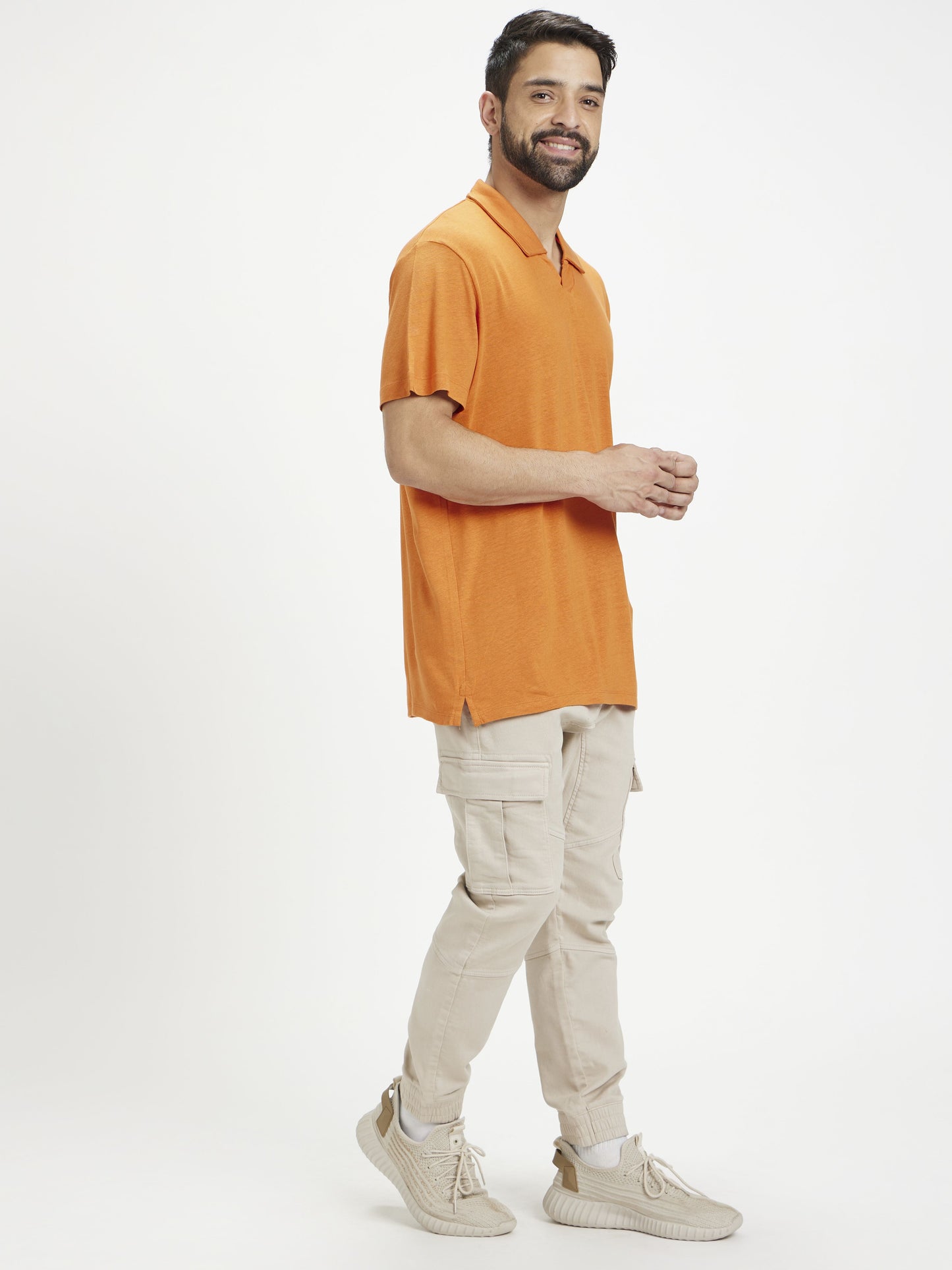 Celio Men Orange Solid Regular Fit Linen T-Shirts