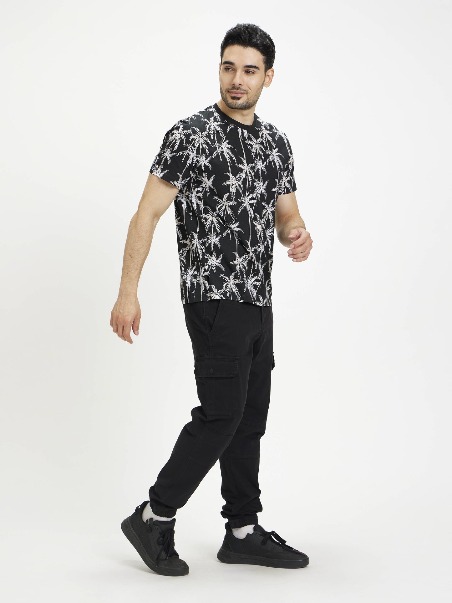 Celio Men Black Printed Regular Fit Cotton T-Shirts