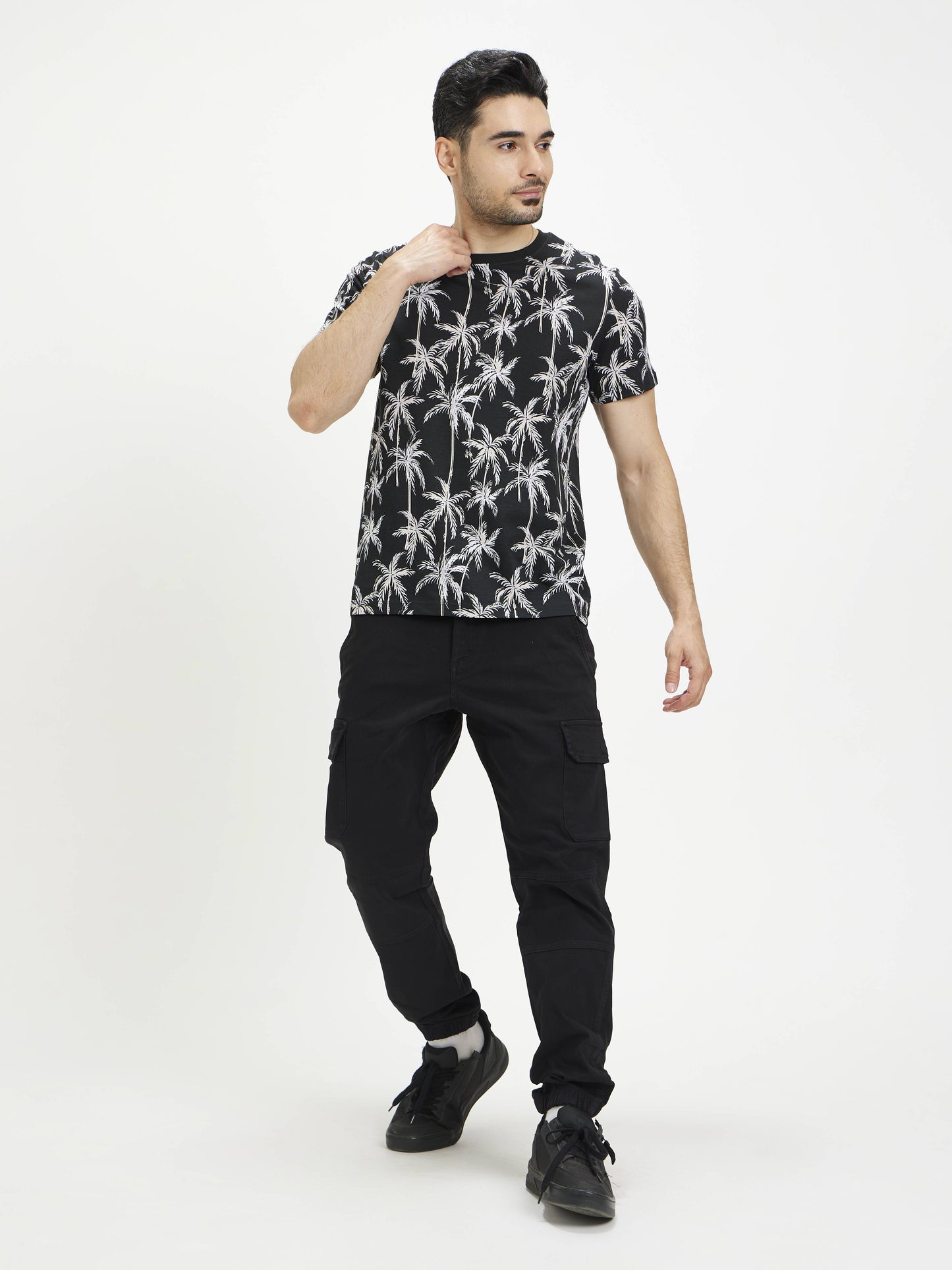 Celio Men Black Printed Regular Fit Cotton T-Shirts